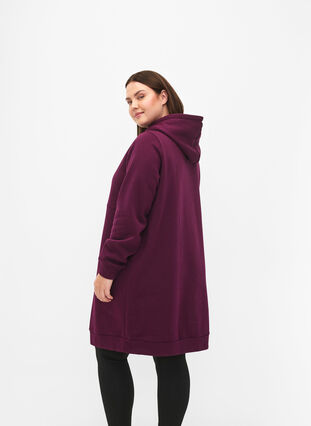 Robe pull de style sportif avec capuche, Pickled Beet/SilverP, Model image number 1