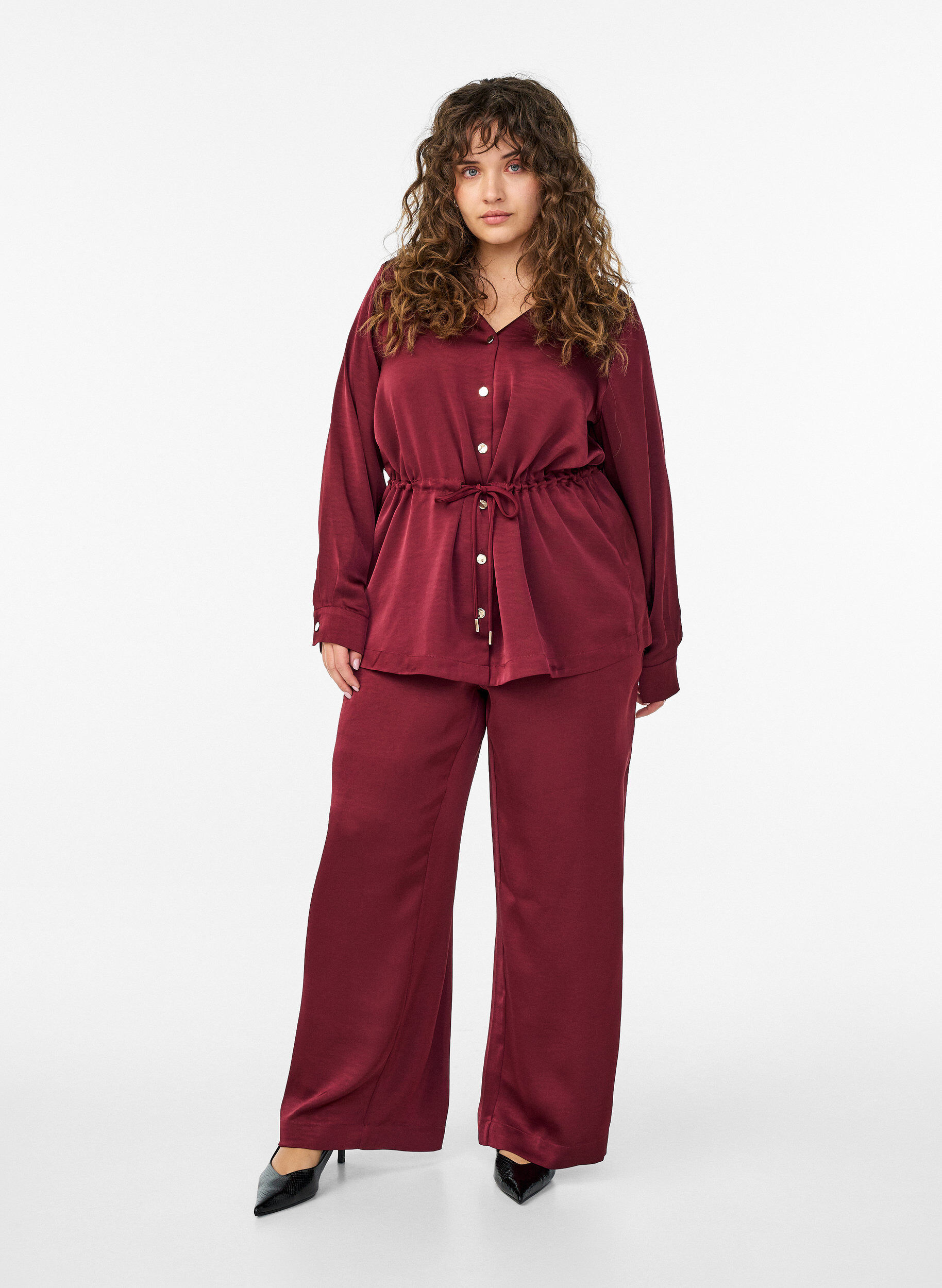 Satijnen-look broek met een high waist en wijde pijpen, Donker Bordeaux, Model