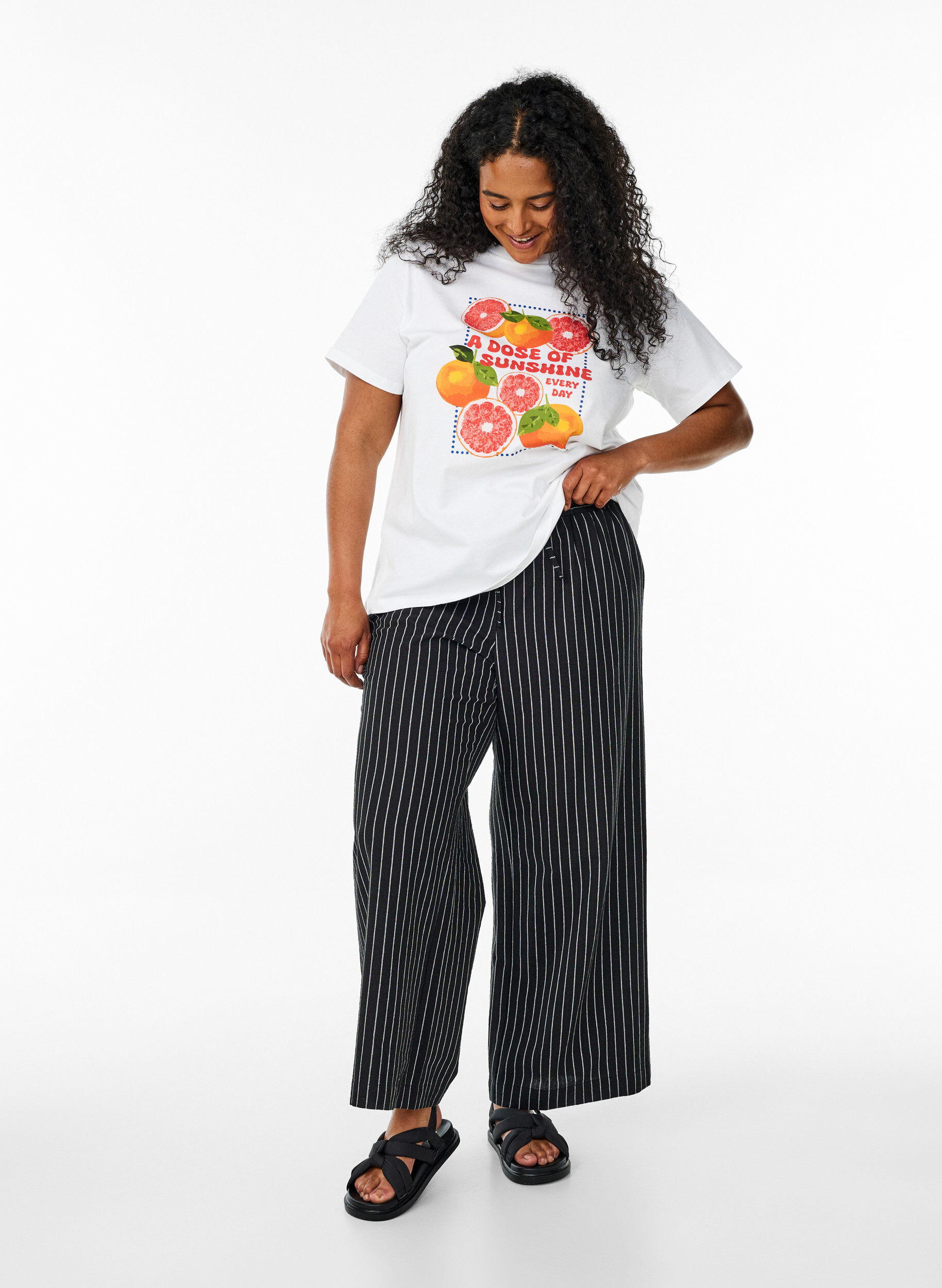 Losse broek met hoge taille en zakken, Zwart, Model