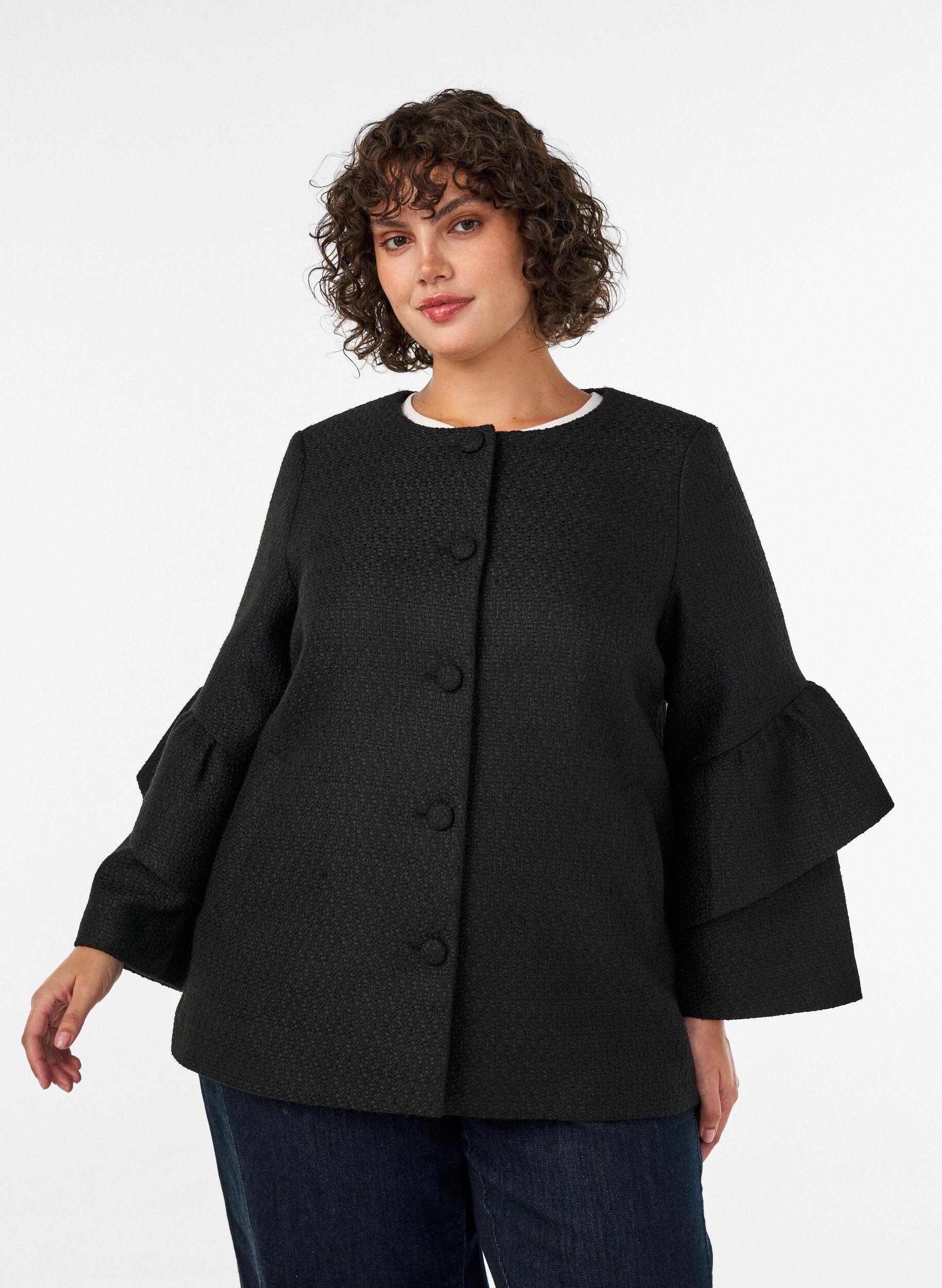 ZizziBoucl&eacute; jasje met ruchesdetails, Zwart, Model image number 3