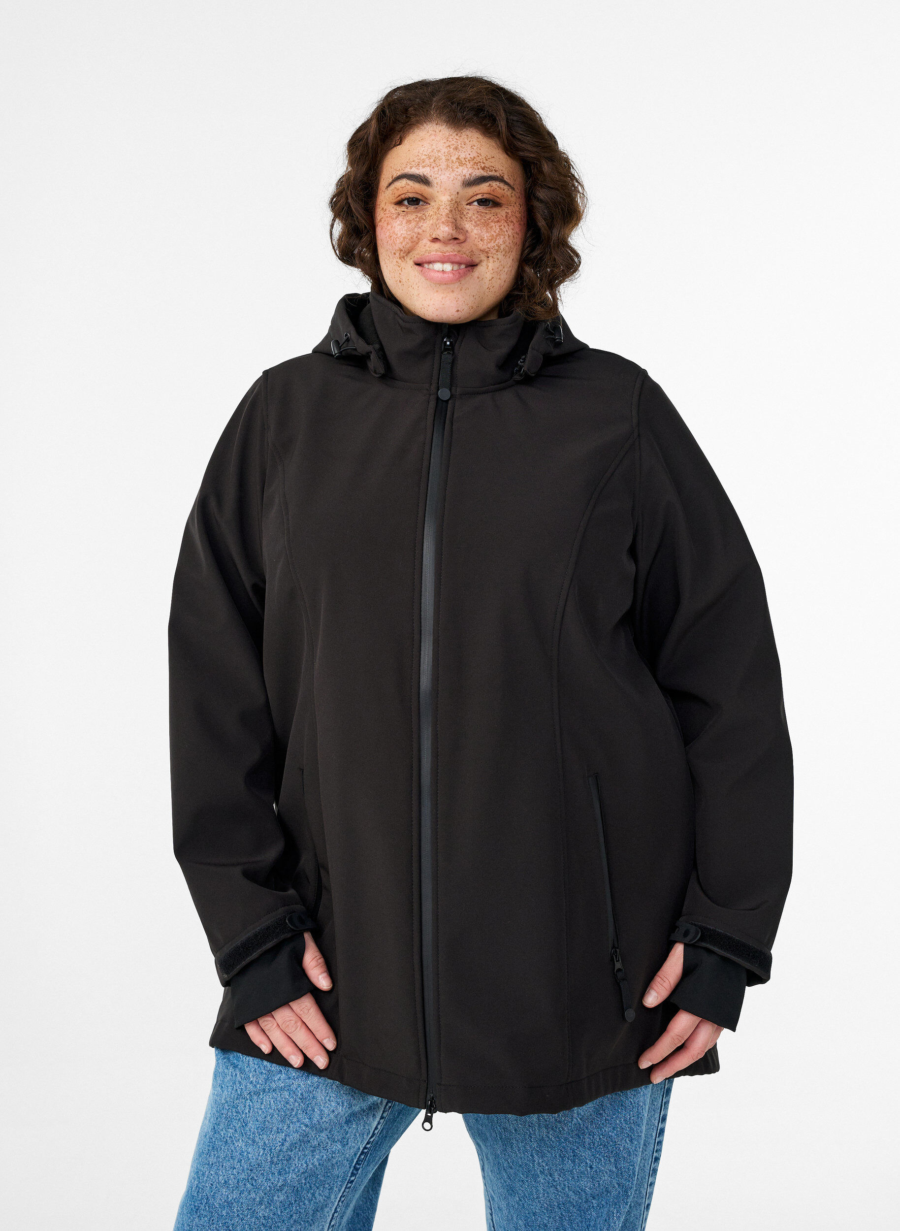 Veste softshell courte avec capuche amovible, Noir, Model