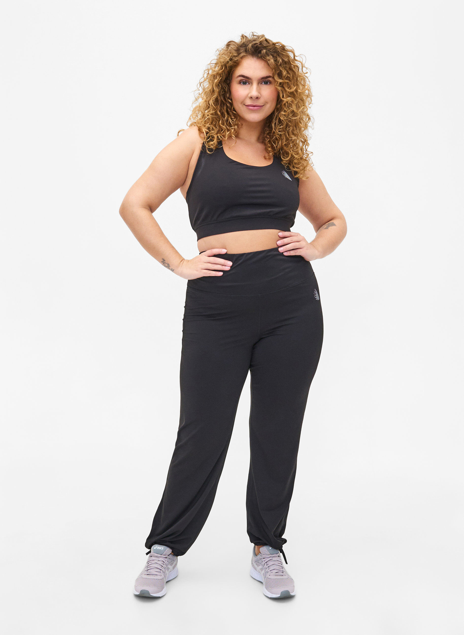 Zizzi Soutien-gorge de sport avec bretelles crois&eacute;es dans le dos, Black, Model image number 2