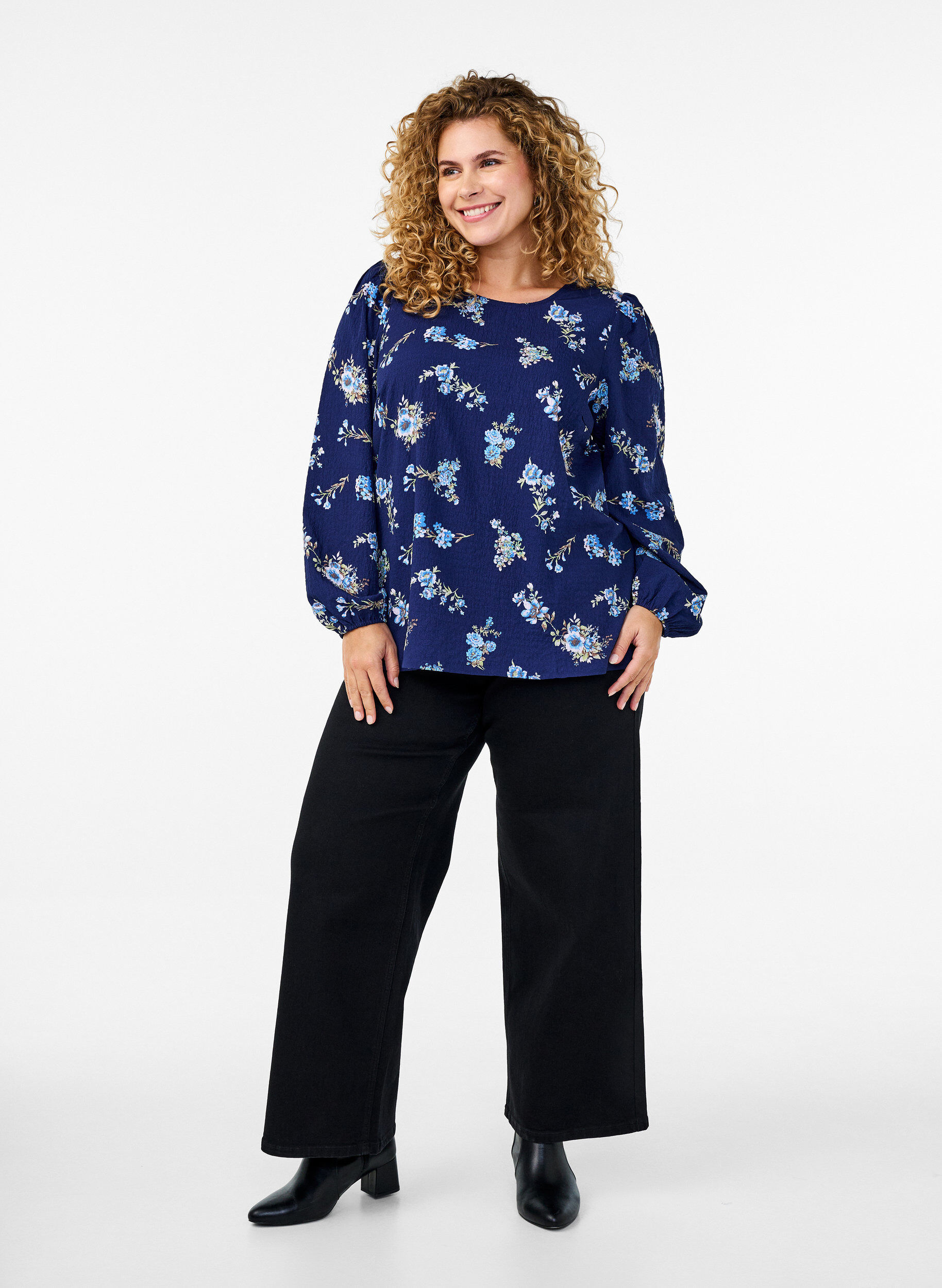 ZizziFLASH - Blouse met lange mouwen en kleine bloemen, Blue Flower, Model image number 2