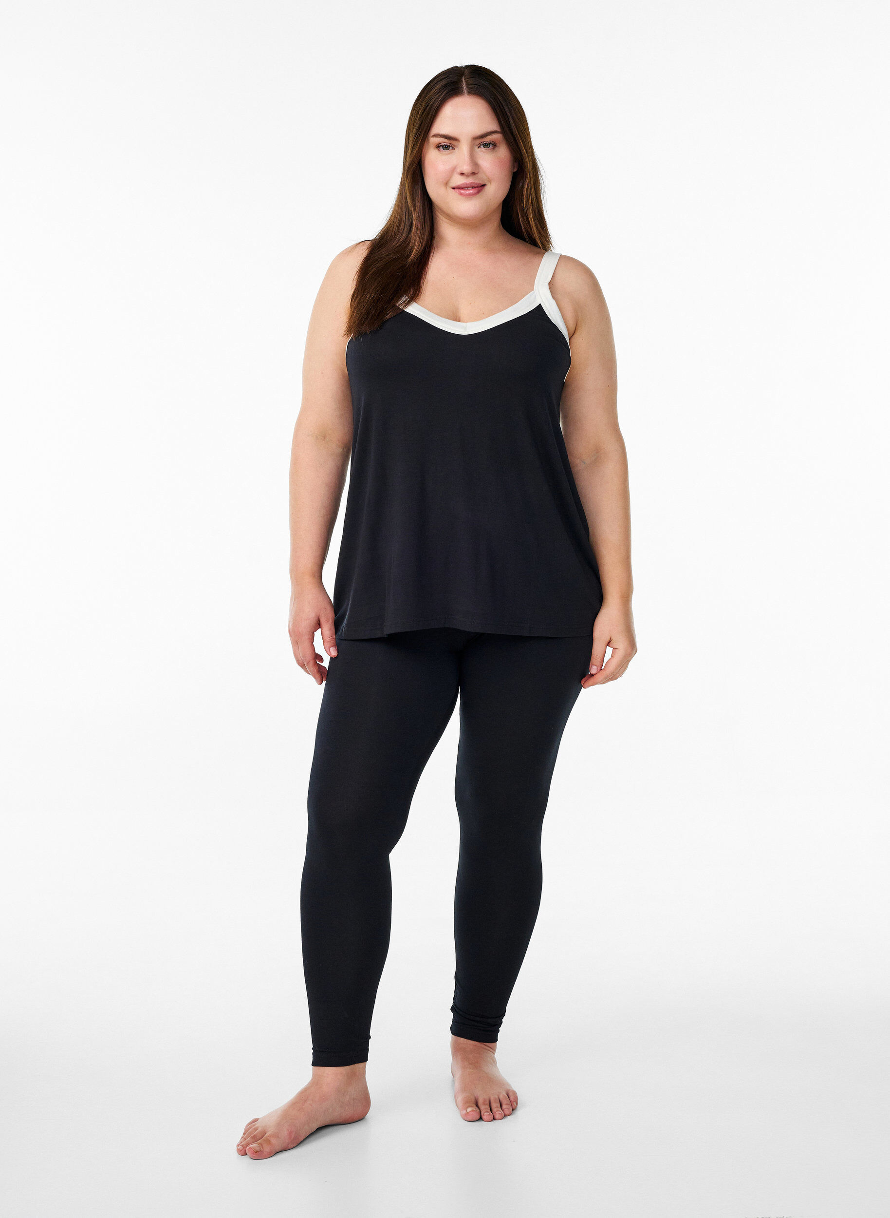 ZizziNacht top met bandjes en V-hals, Zwart, Model image number 1