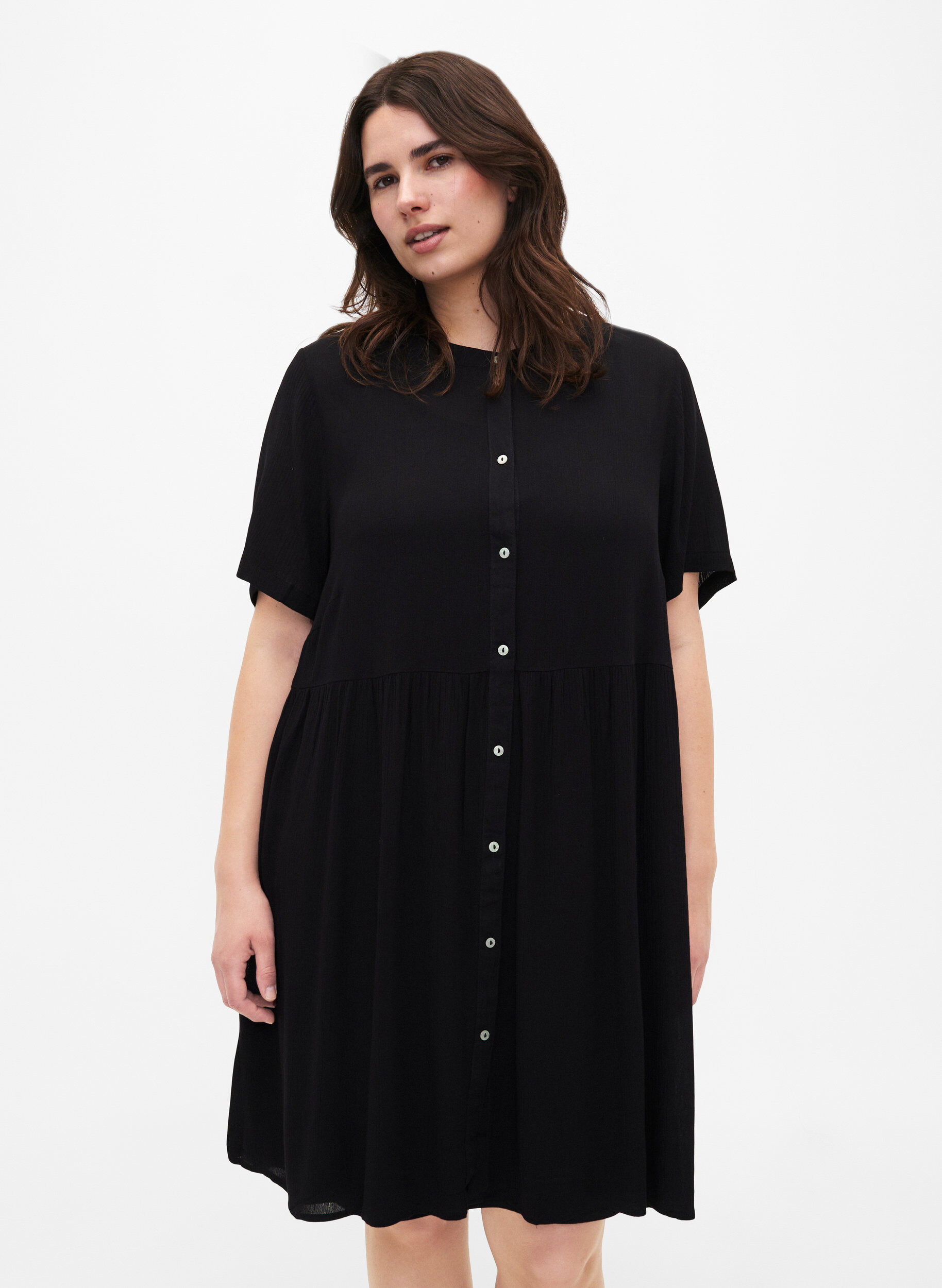 Zizzi Robe &agrave; manches courtes en viscose avec forme en A, Black, Model image number 0