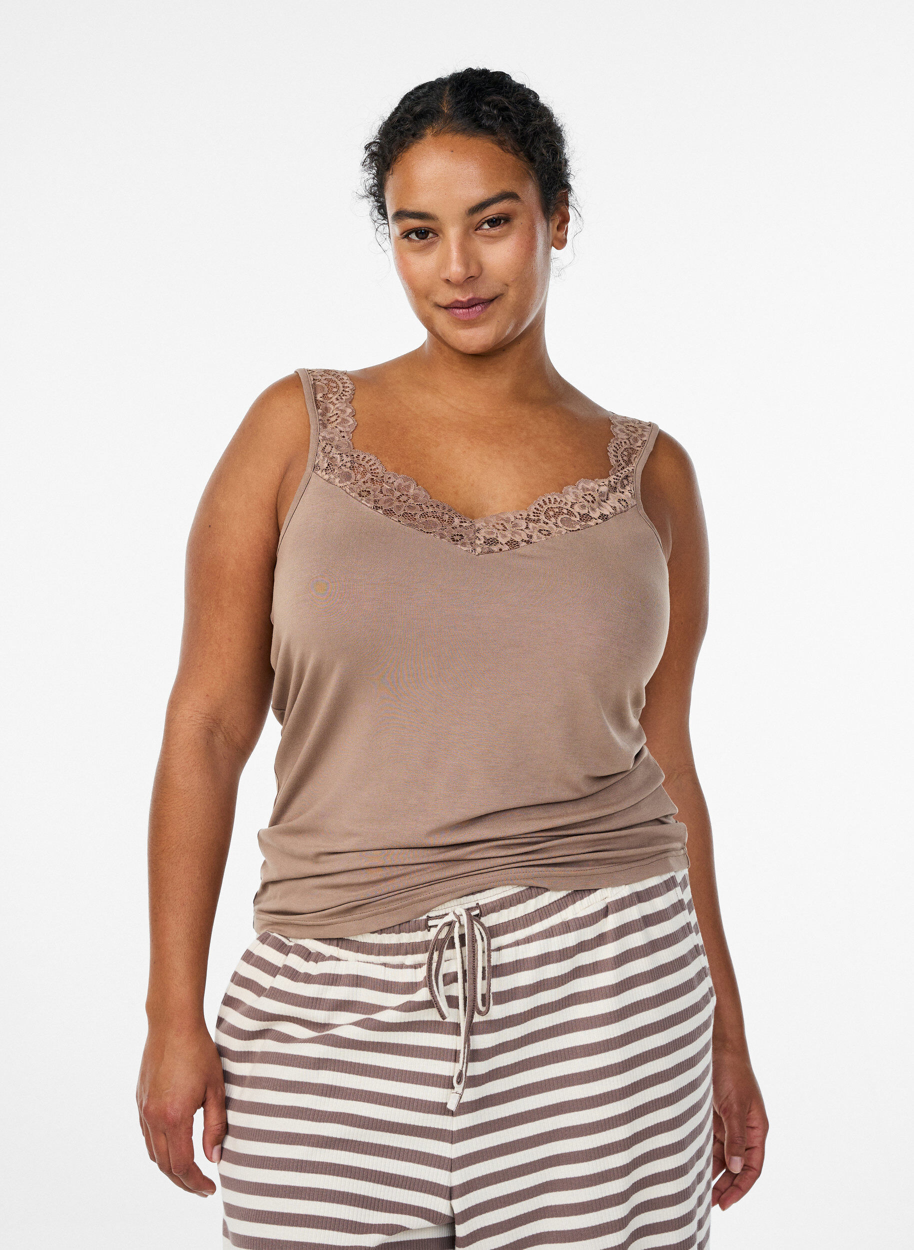 ZizziViscose top met kanten rand, Beige, Model image number 0
