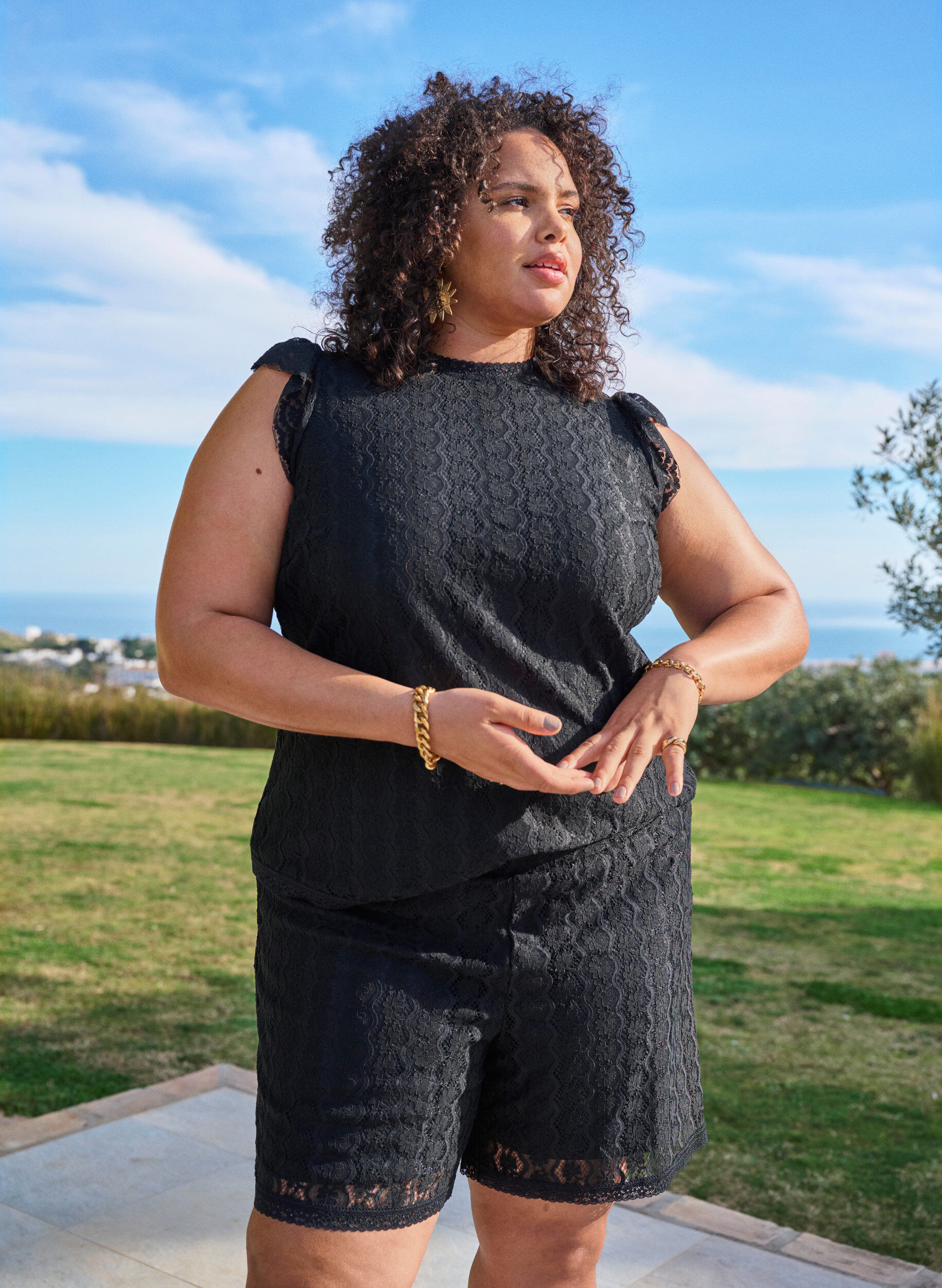 ZizziHoog getailleerde kanten short, Zwart, Image image number 0