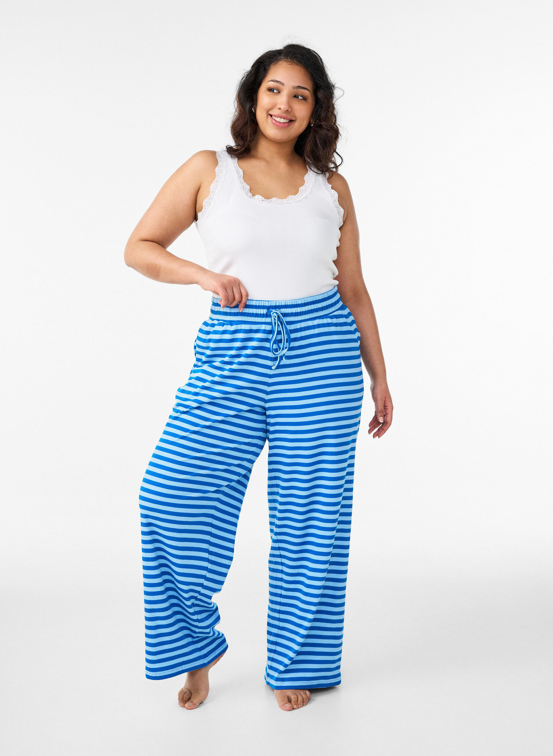 Gestreepte pyjamabroek met een high waist en wijde pijpen, Blauw, Model