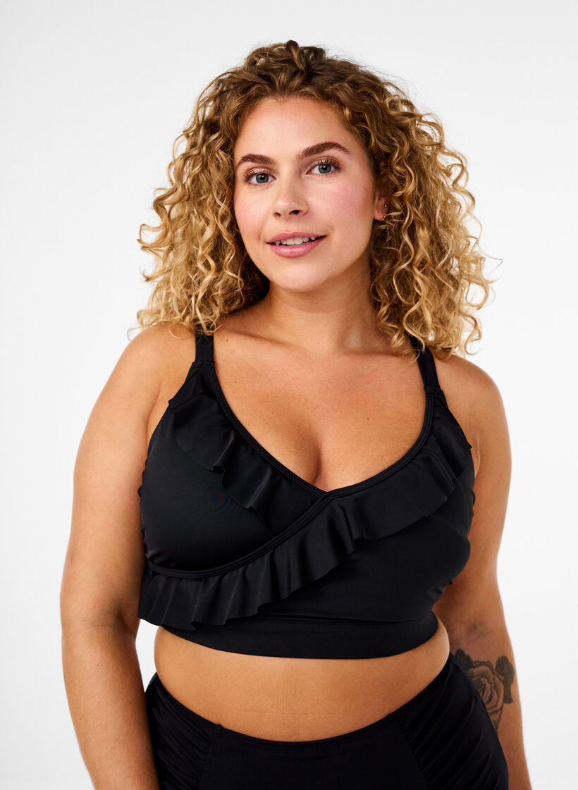 Bikinitop met ruches en uitneembare pads, Zwart, Model image number 0