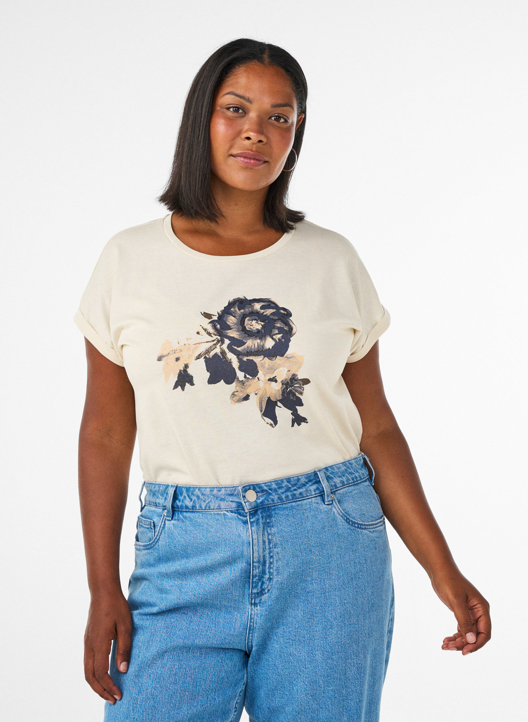 T-shirt avec imprim&eacute; d&eacute;coratif sur le devant, Vanille, Model
