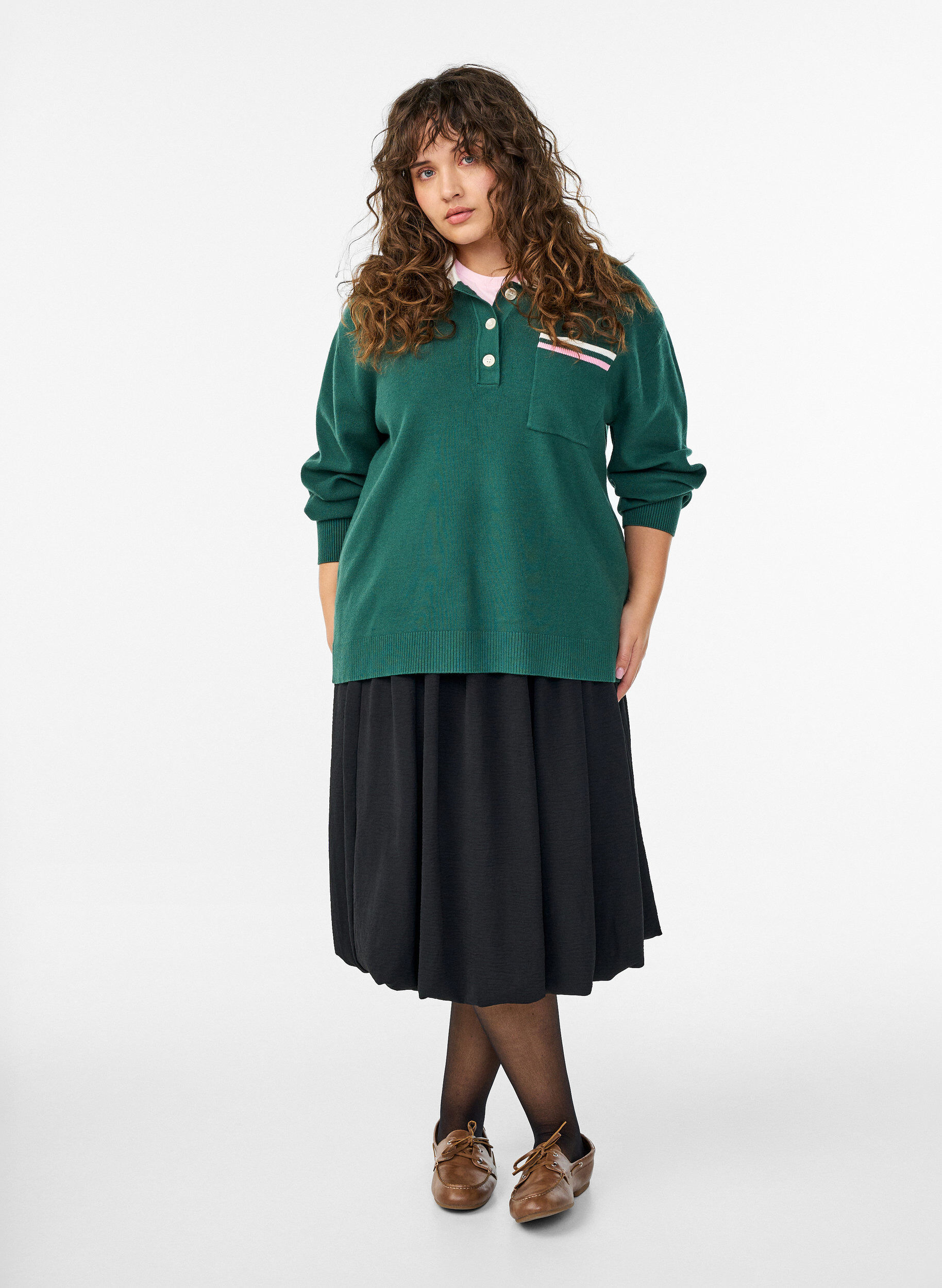 ZizziGebreide blouse met polokraag en contrasterende strepen, Groen, Model image number 1