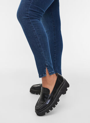 Promotieartikel - Cropped Amy jeans met split, Blue denim, Model image number 3