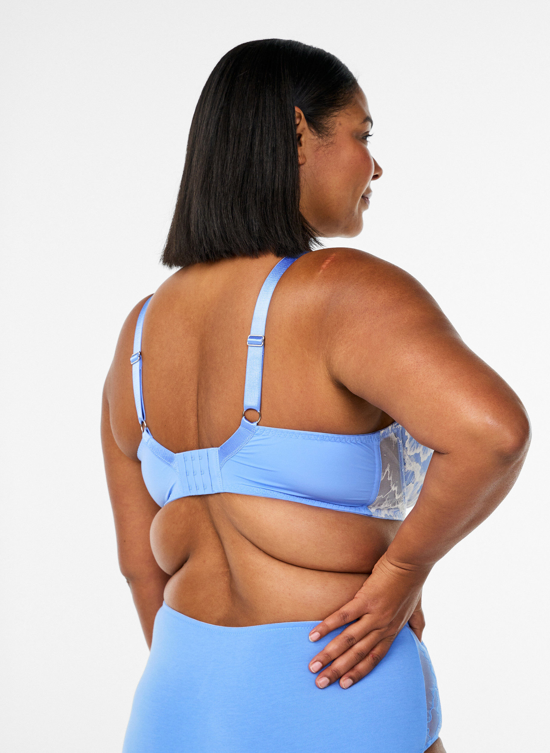 Zizzi Soutien-gorge rembourr&eacute; avec dentelle et maille, Bleu, Model image number 2