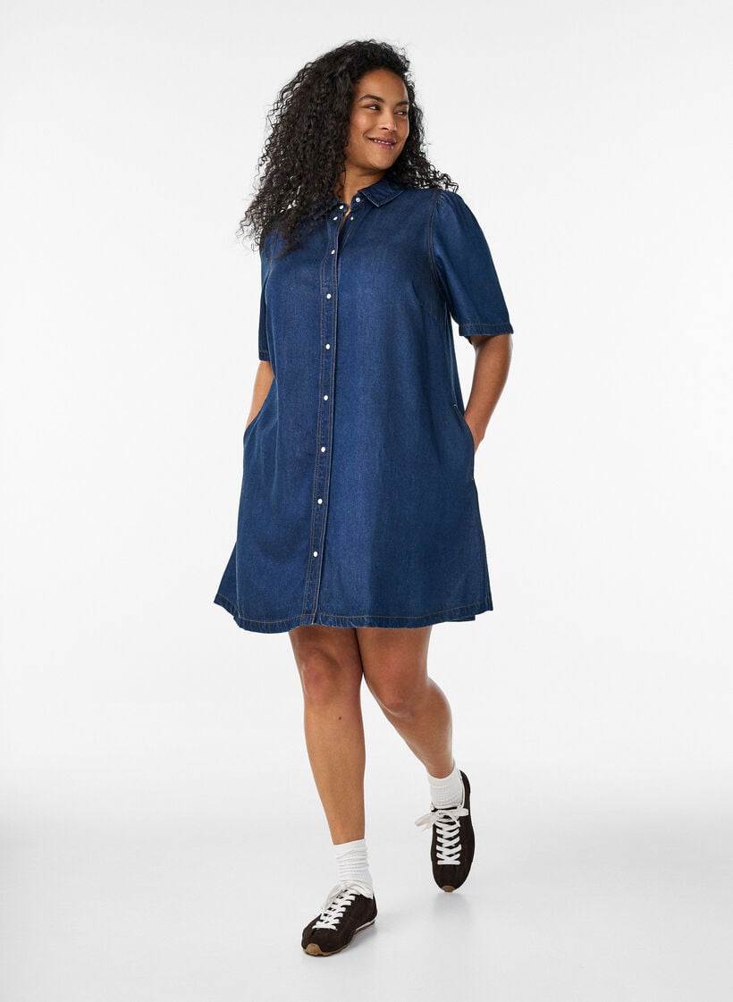 Robe en jean en lyocell avec boutons et manches courtes, Bleu, Model image number 0