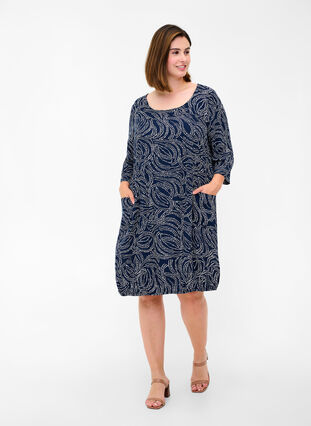 Robe, Blue Graphic, Model image number 2