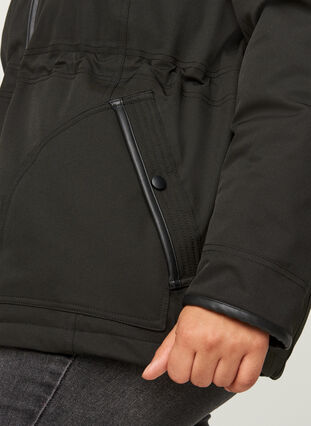 Manteau d'hiver court avec capuche et bordure en fausse fourrure, Black, Model image number 3