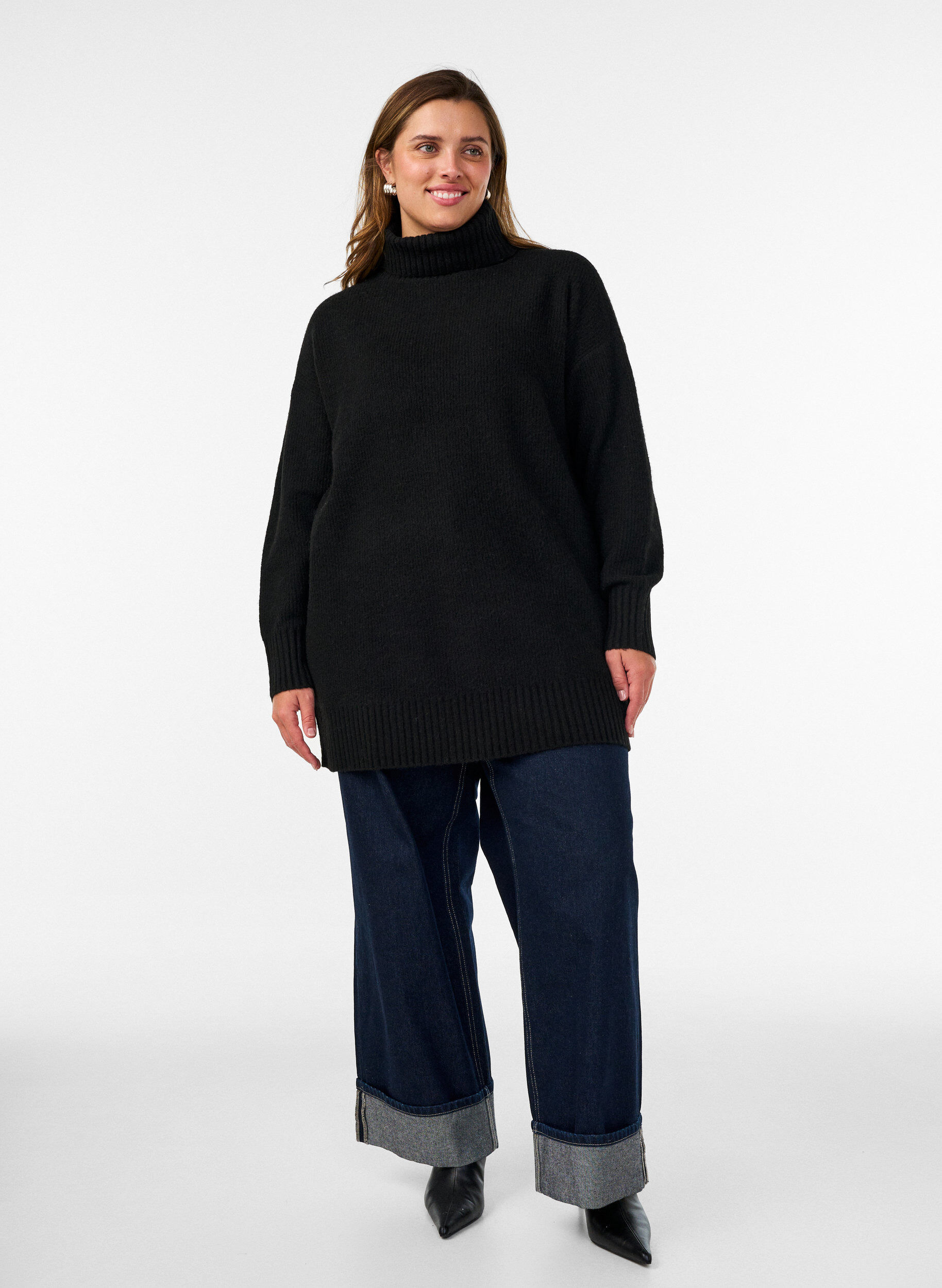 ZizziPull en maille l&acirc;che avec col roul&eacute;, Noir, Model image number 1