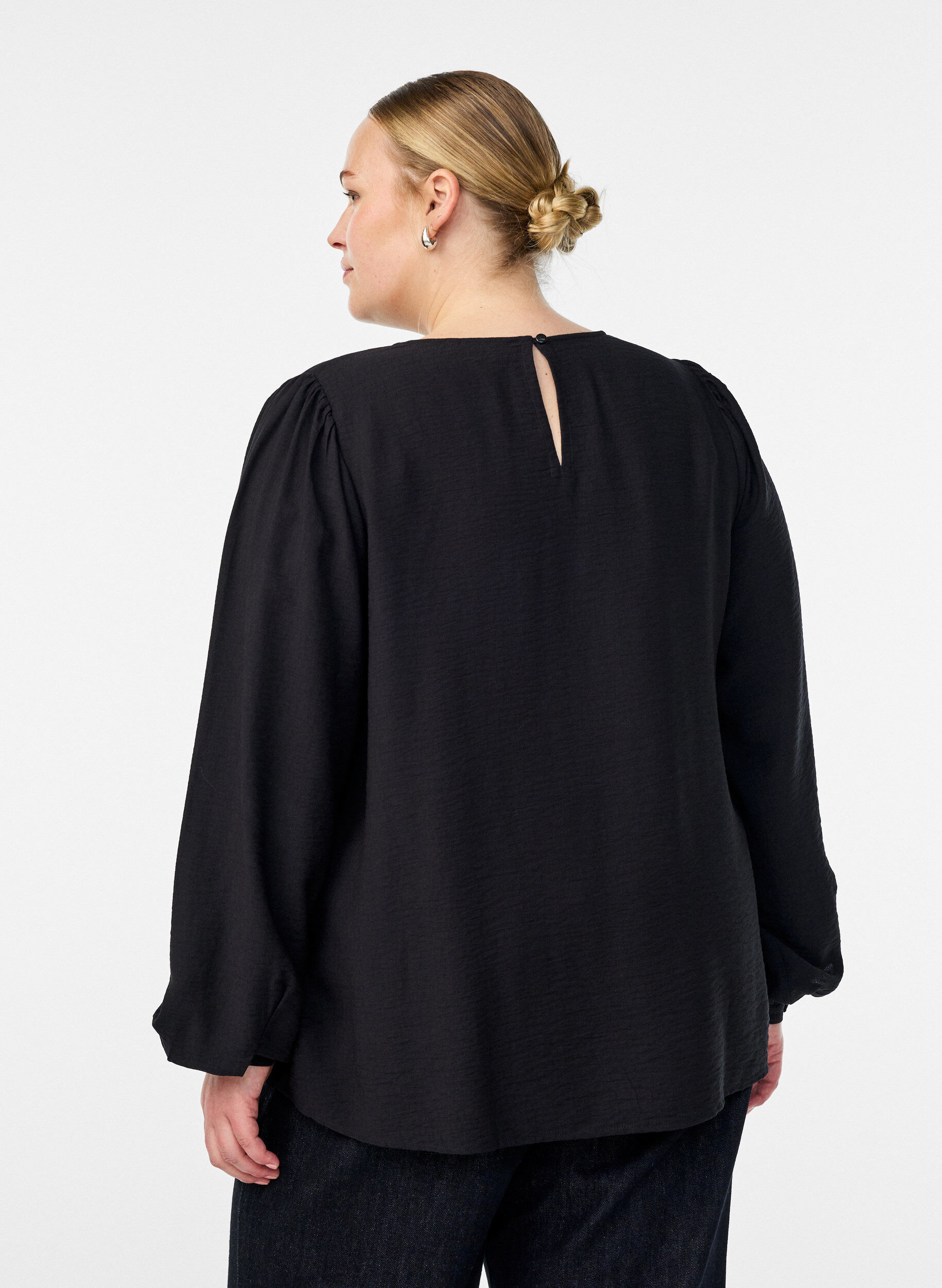 Zizzi Blouse en viscose &agrave; manches longues, Noir, Model image number 2