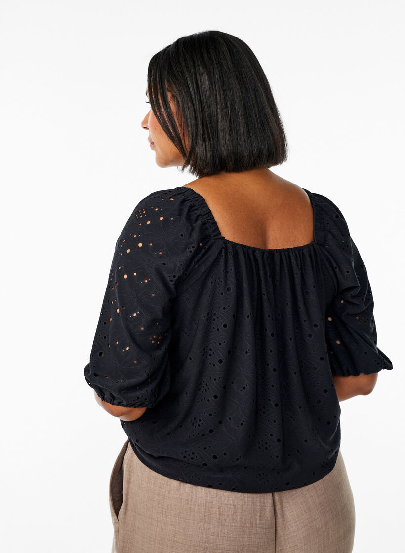 Blouse &agrave; manches courtes bouffantes et motif ajour&eacute;, Noir, Model image number 2