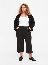 Pantalon ample avec longueur 7/8, Black White Stirpe, Model