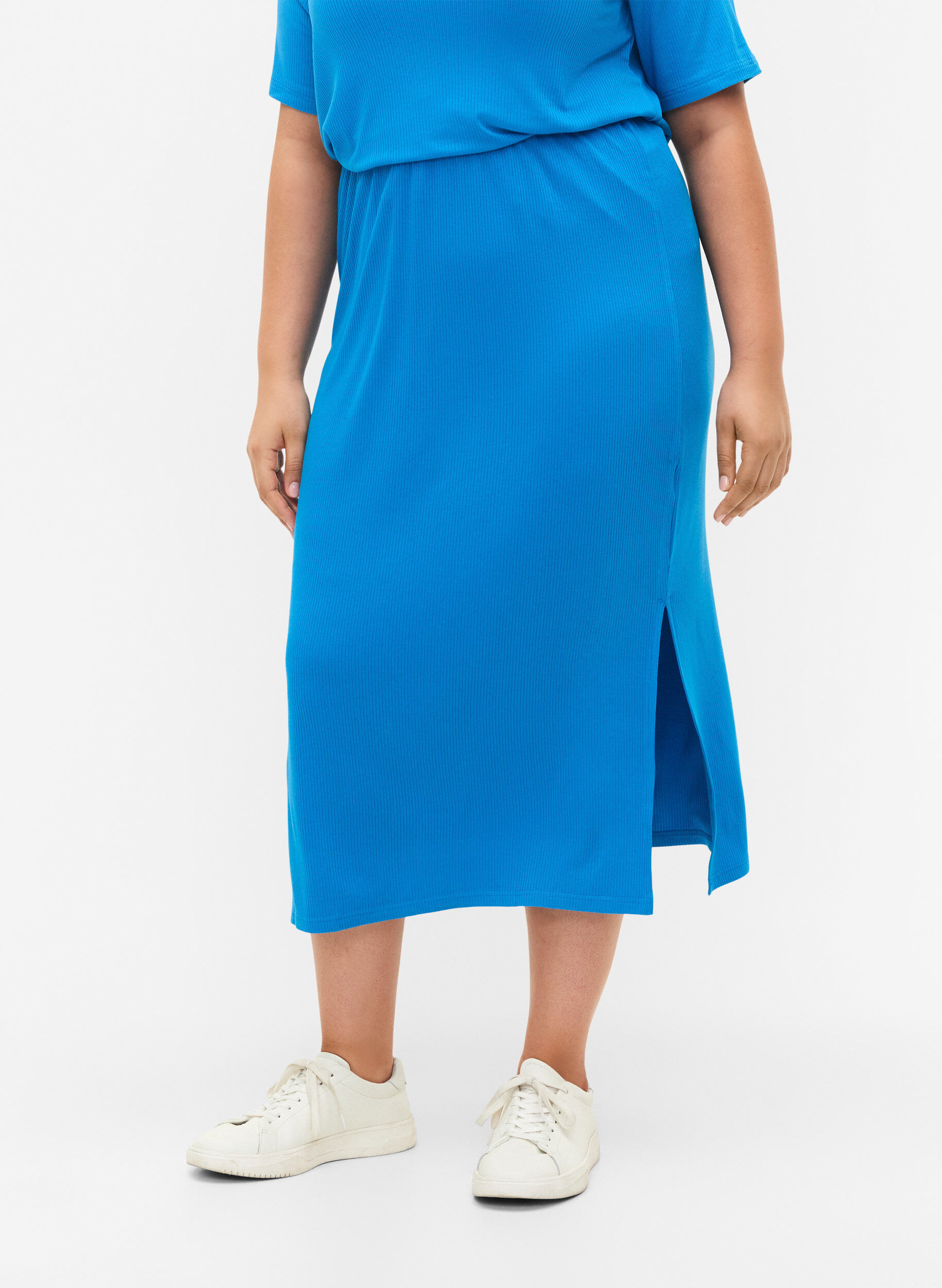 ZizziStrakke viscose midi-rok, Ibiza Blue, Model image number 2