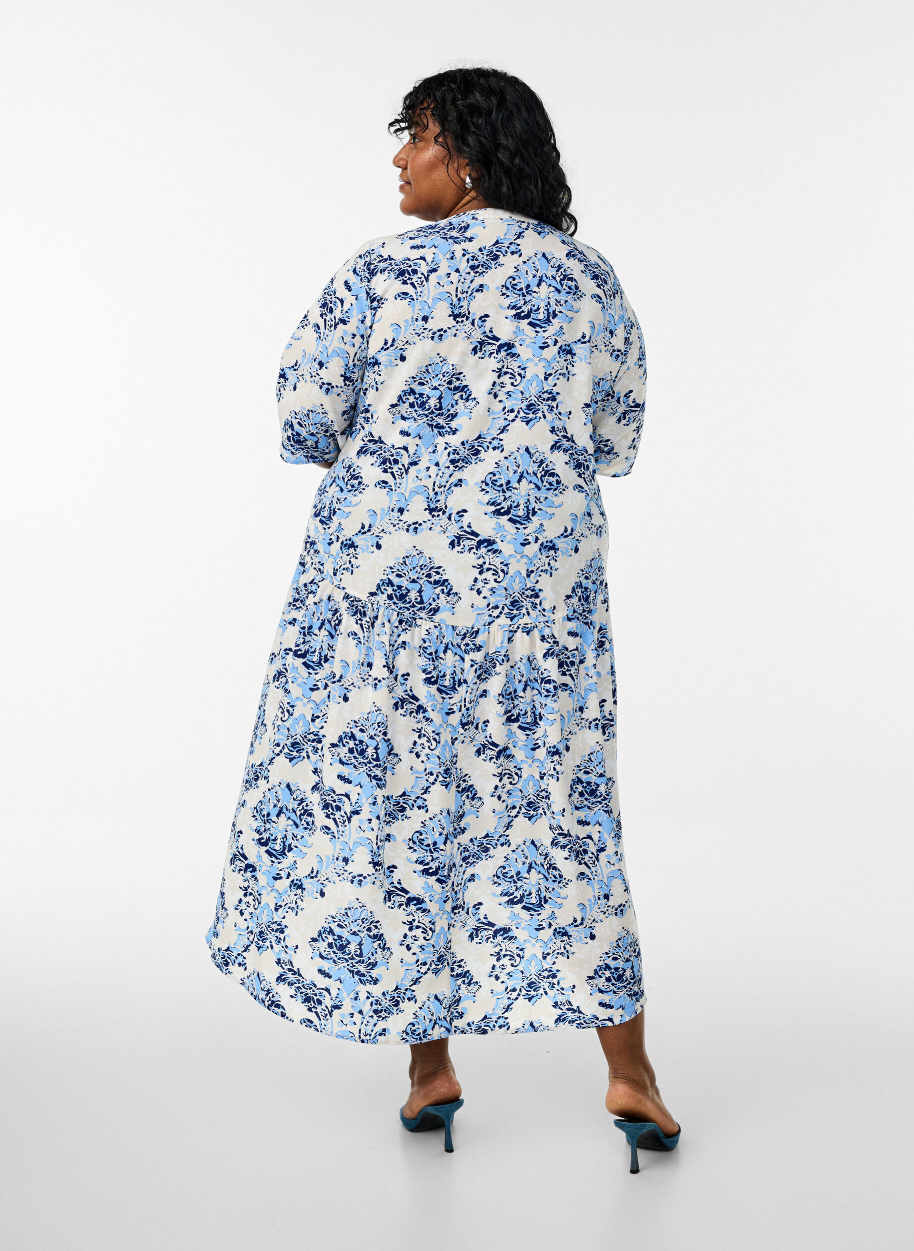 Zizzi Robe midi de forme A avec manches courtes, Beige, Model image number 2