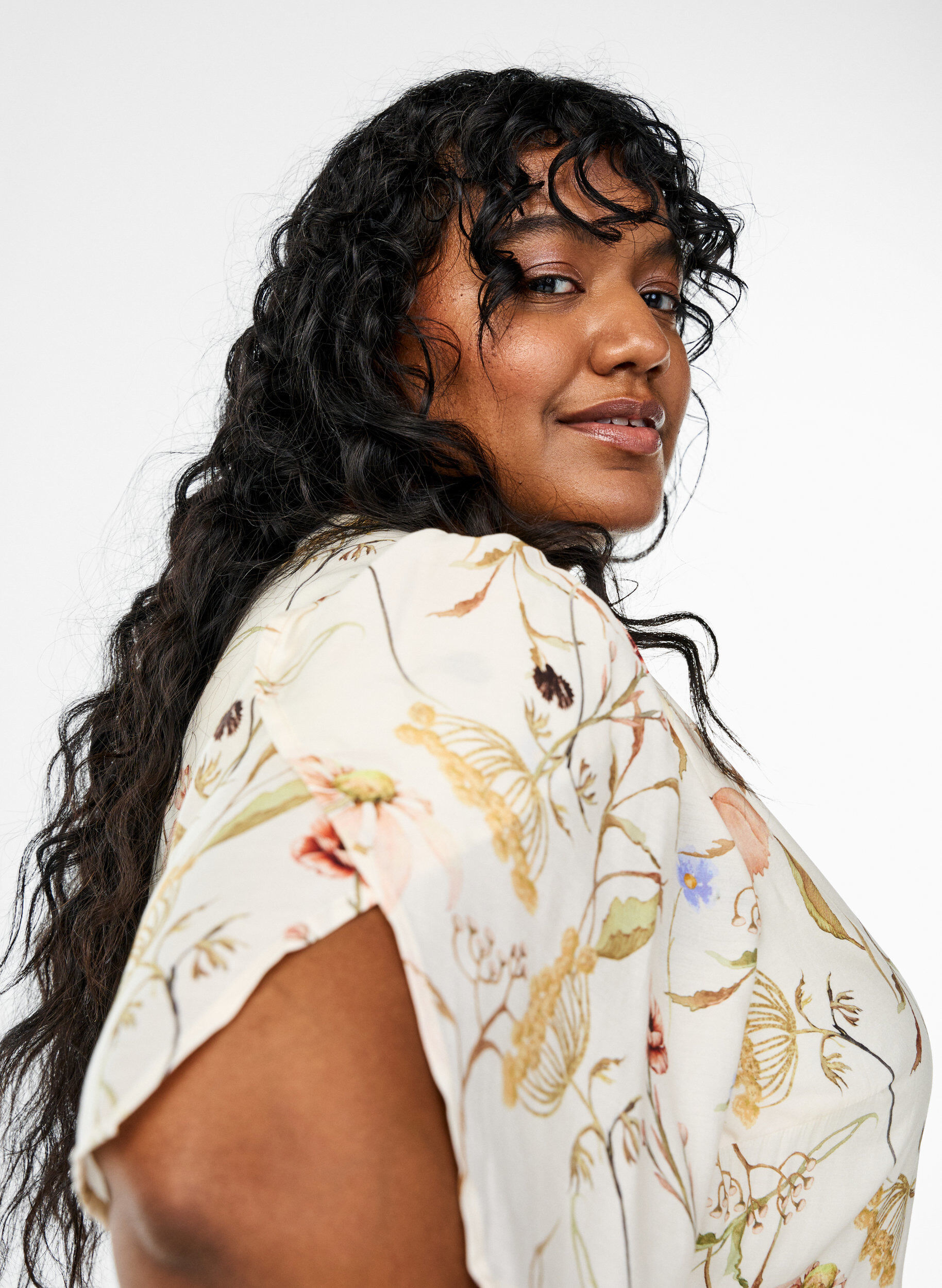 ZizziMidi-jurk met bloemen met een A-lijn vorm, Beige, Model image number 3