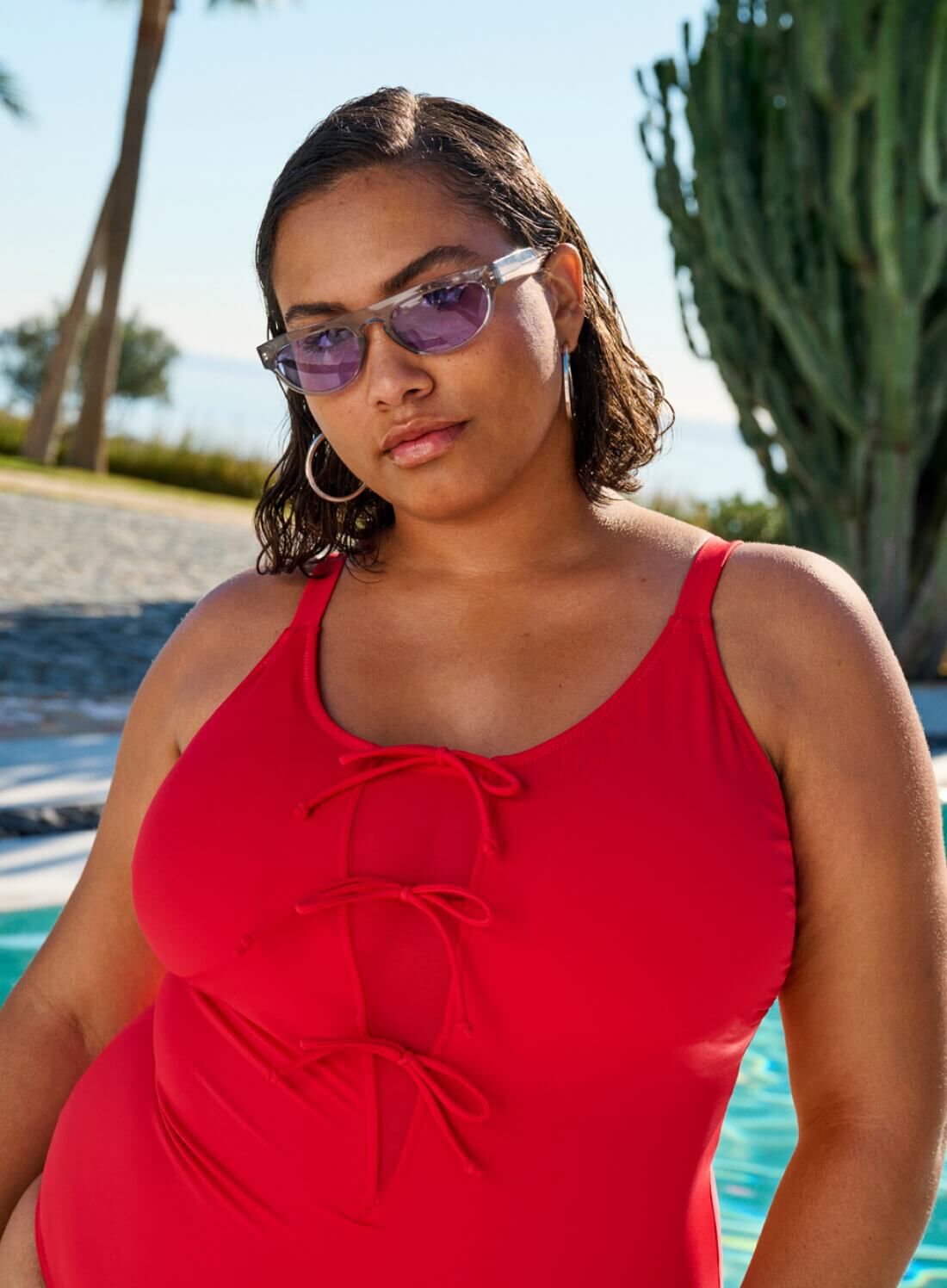 ZizziRood badpak met strikjes, , Model