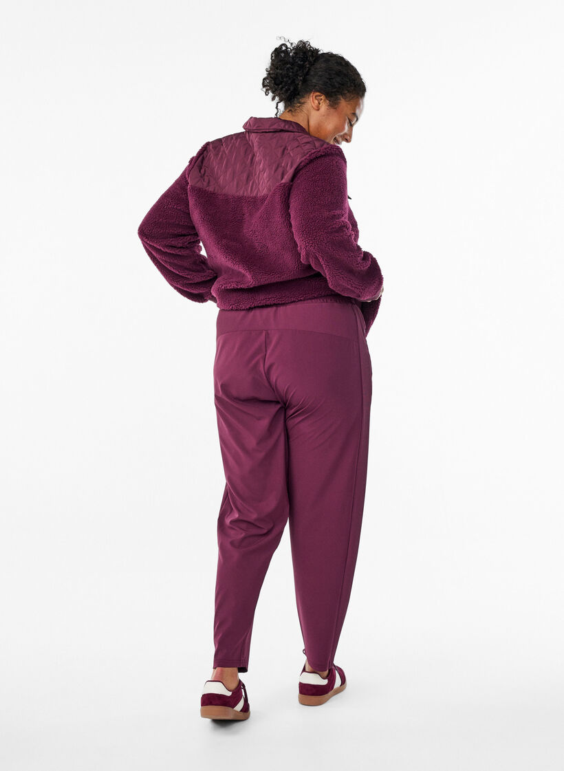 Lichte trainingsbroek met zakken, Rood, Model image number 1