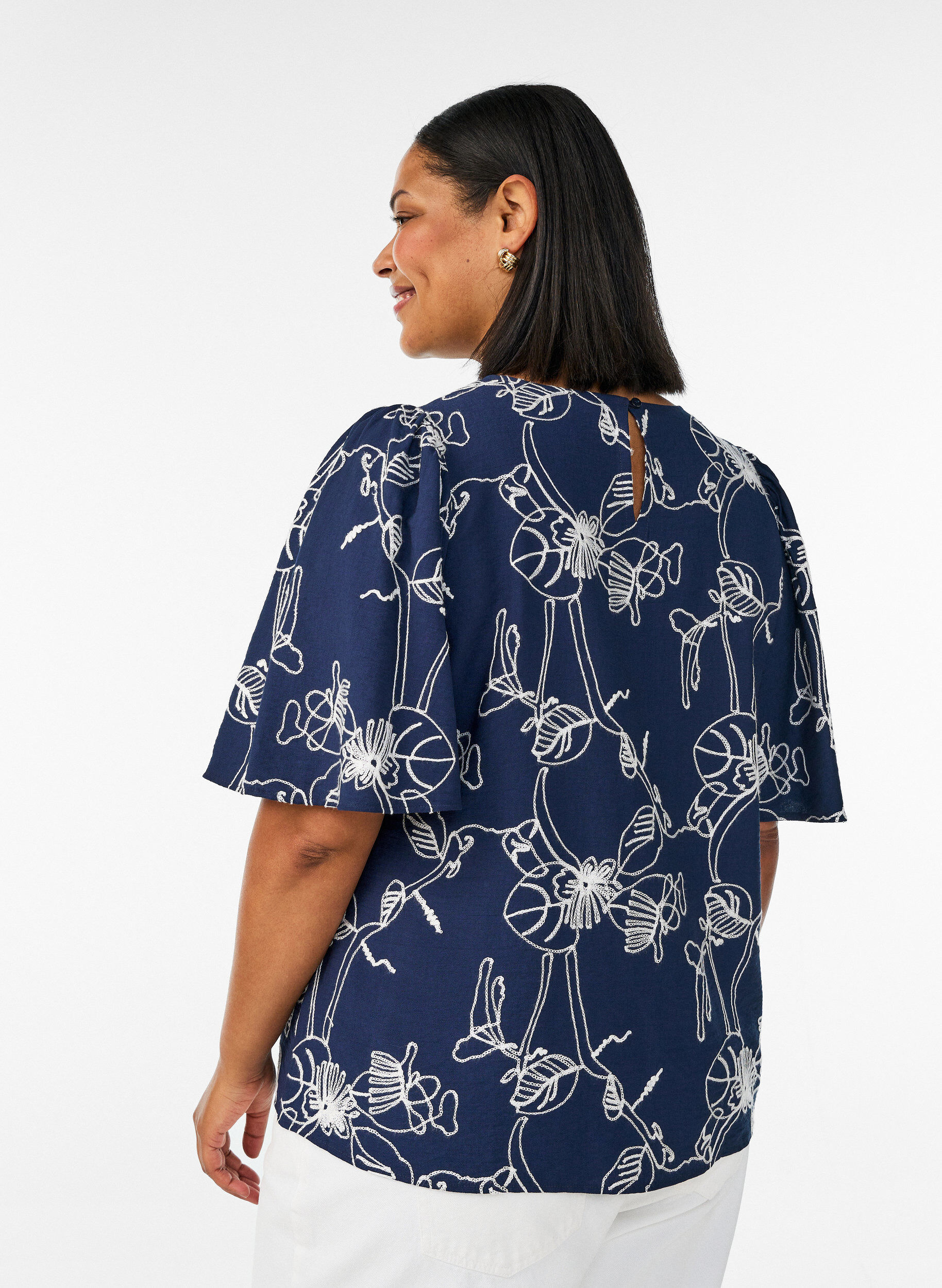 ZizziChemisier &agrave; manches courtes avec motif brod&eacute;, Bleu, Model image number 2