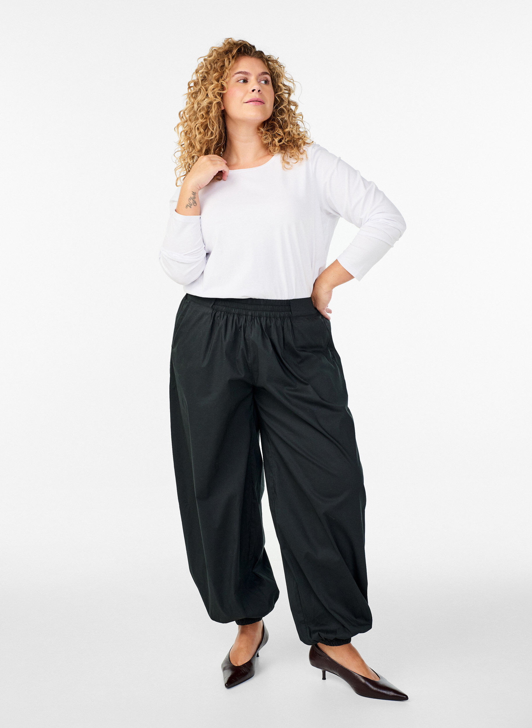 Zizzi Top basic en jersey avec manches longues, Blanc, Model image number 1