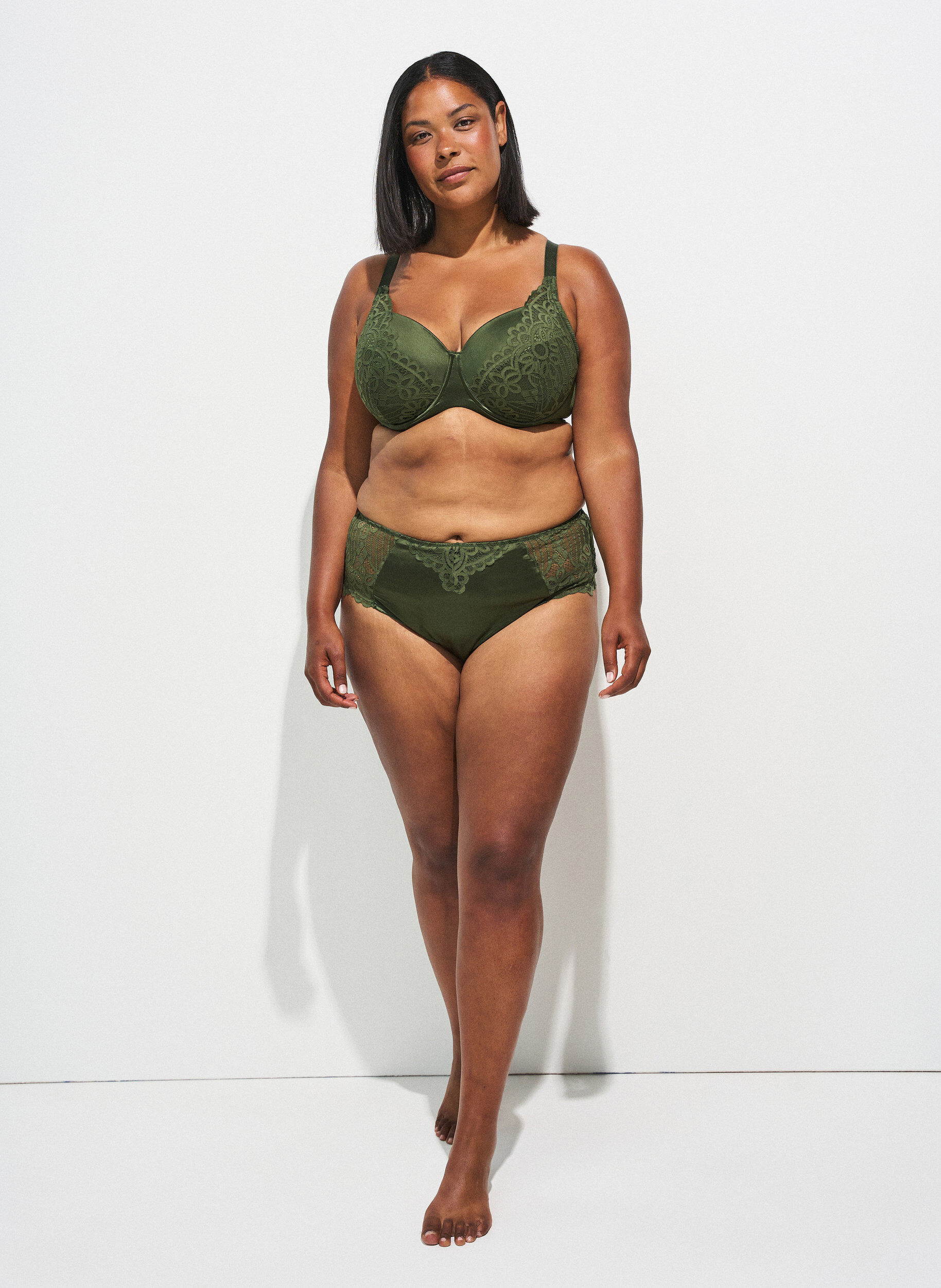 ZizziString hipster en dentelle et microfibre, Vert Kaki, Image image number 0