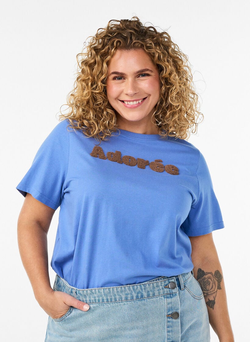 T-shirt en coton bio avec imprim&eacute; sur le devant, Bleu, Model image number 0