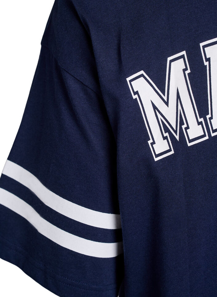 Robe T-shirt courte avec d&eacute;tails sport, Bleu, Packshot image number 4