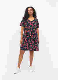 Katoenen jurk met korte mouwen en bloemenprint, Night sky Red flower, Model