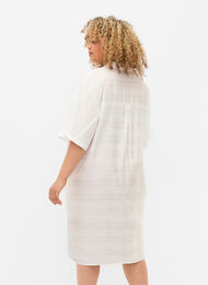 Lang hemd van viscose met structuur, Bright White, Model