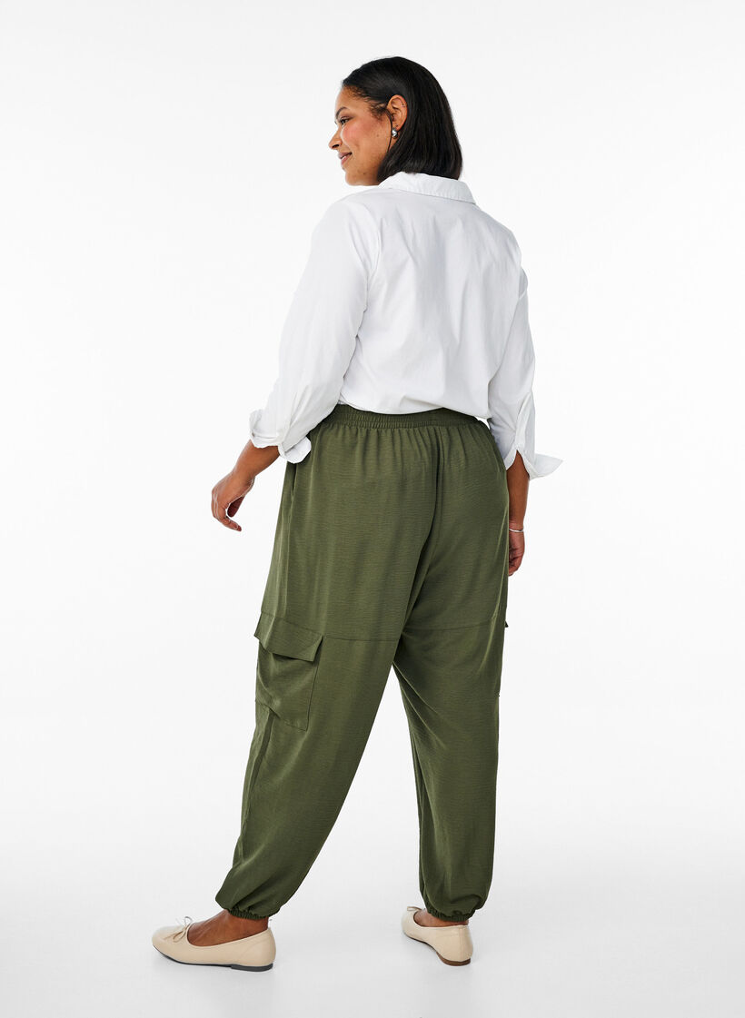 Pantalon harem avec poches cargo et taille élastiquée, Vert, Model image number 1