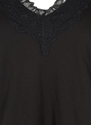 T-shirt en coton avec col en V et dentelle, Black, Packshot image number 2