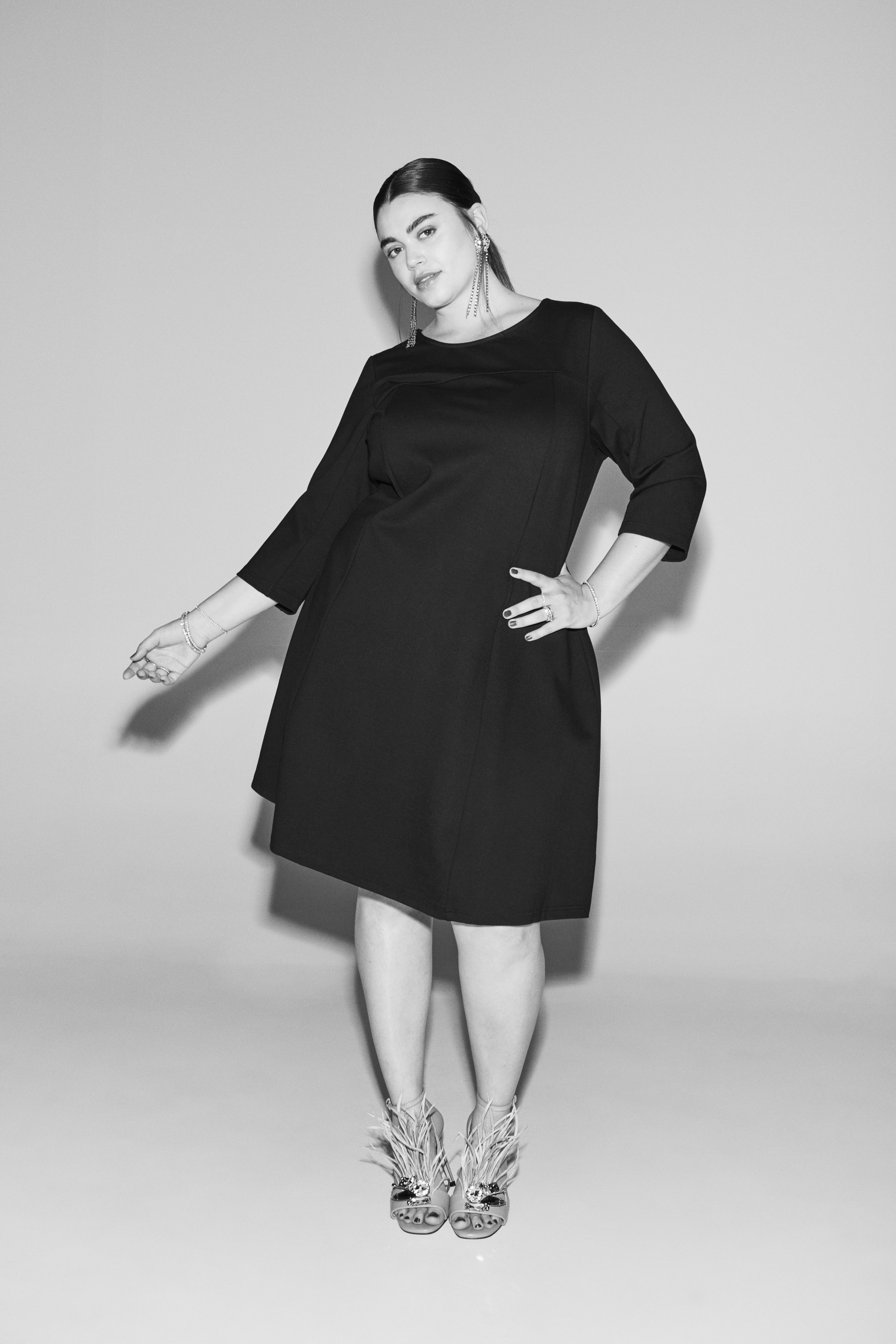 A-vormige zwarte jurk, , Model