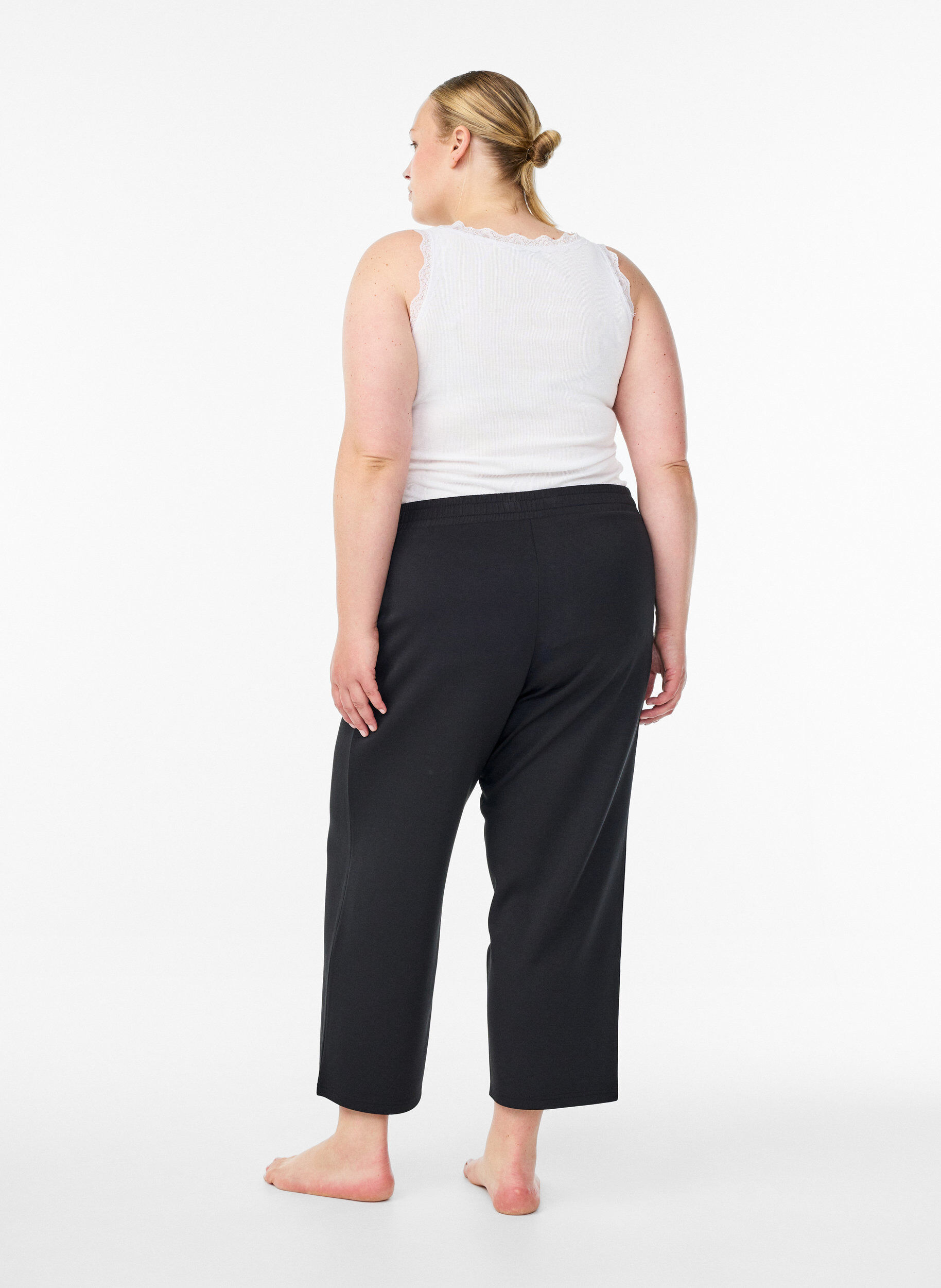 Zizzi Pantalon 7/8 en modal m&eacute;lang&eacute; avec poches, Noir, Model image number 1