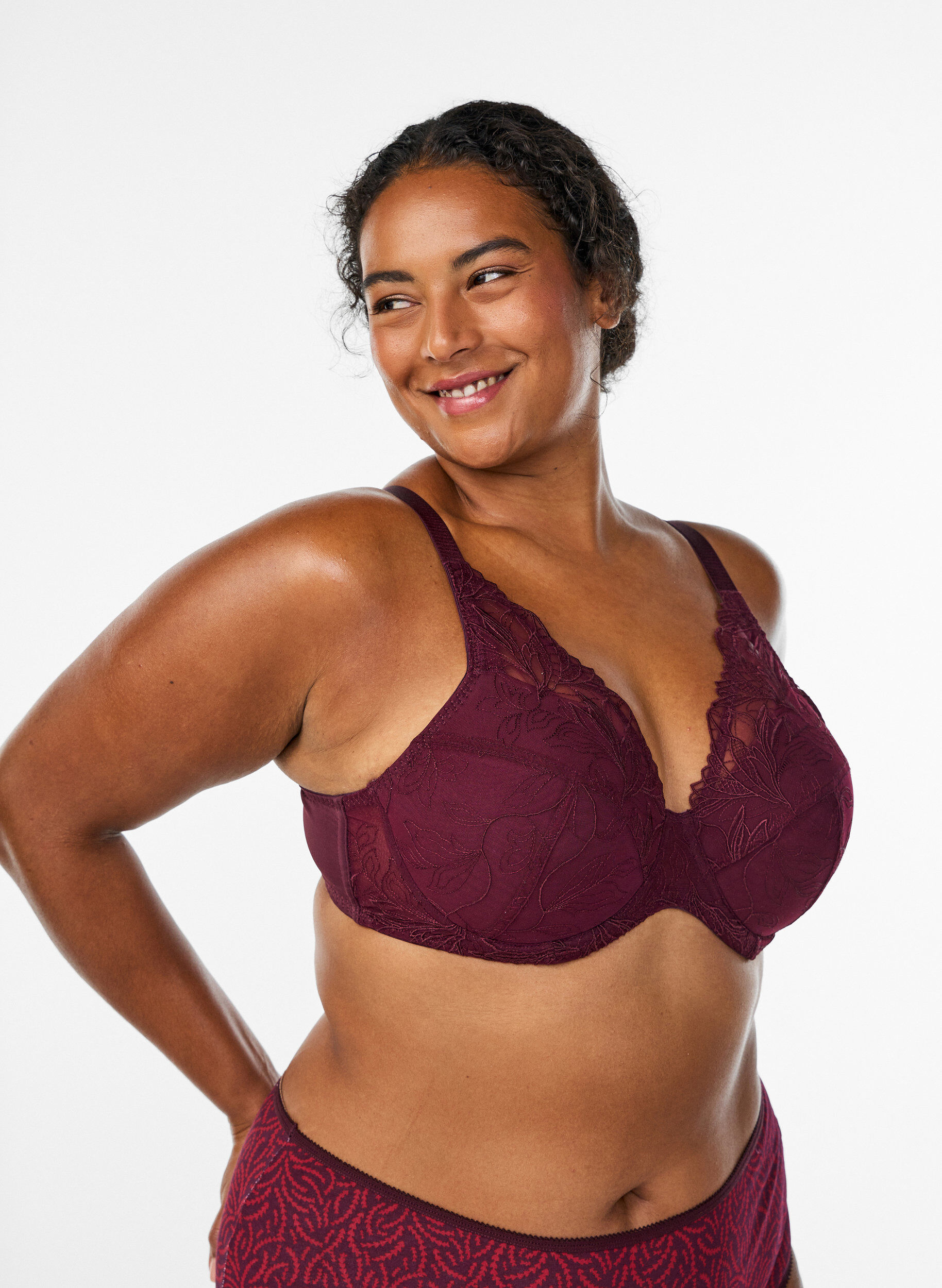 ZizziSoutien-gorge rembourr&eacute; en dentelle avec armatures, Bordeaux, Model image number 0