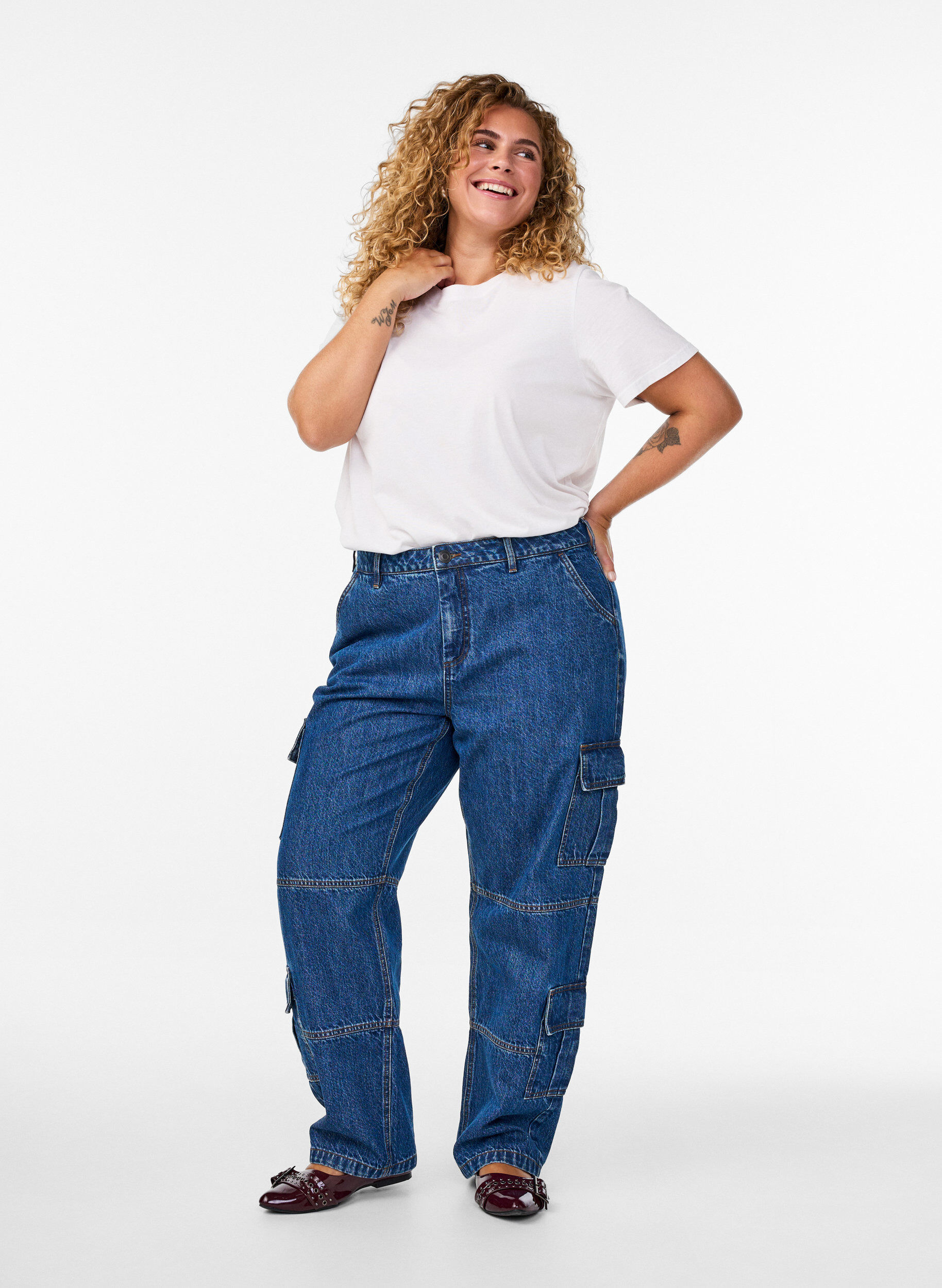 High waist cargo jeans, Blauw, Model