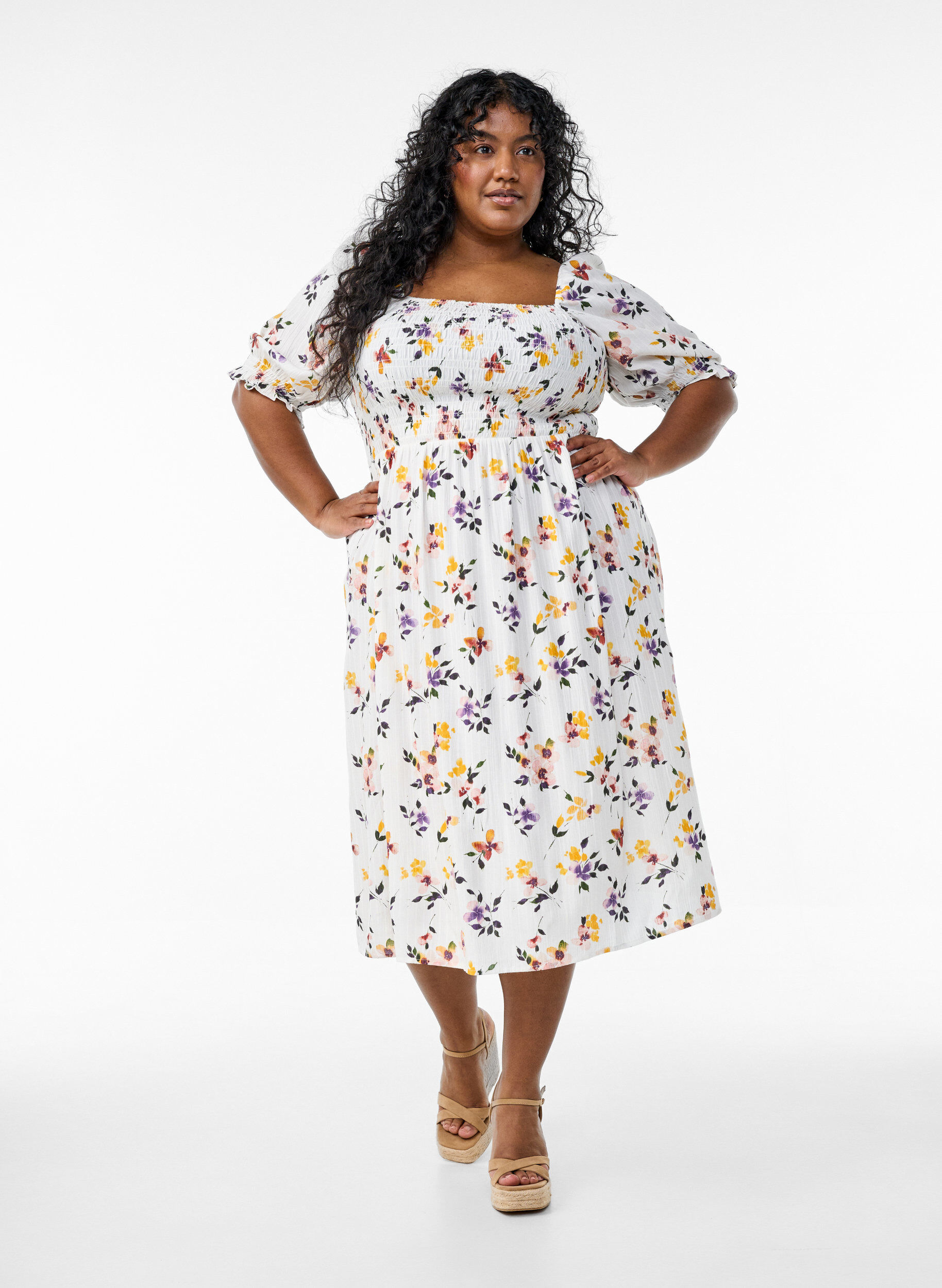 ZizziGebloemde viscose midi-jurk met smock, Wit, Model image number 0