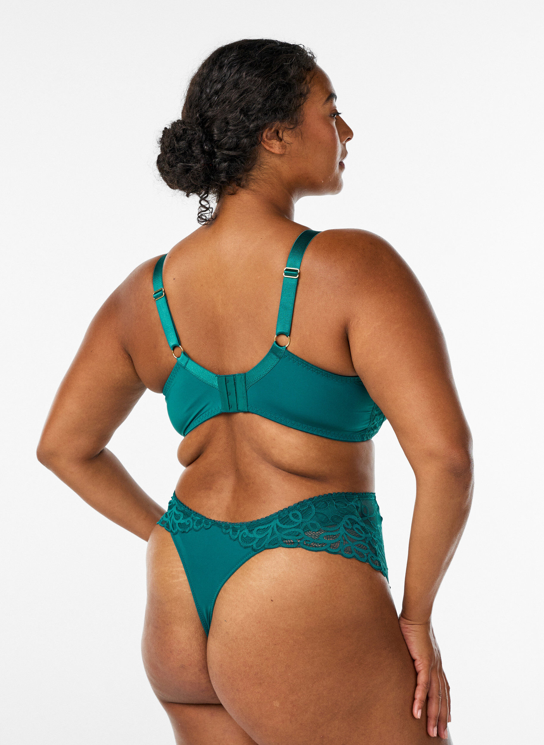 Zizzi String en microfibre avec dentelle et taille standard, Vert, Model image number 1