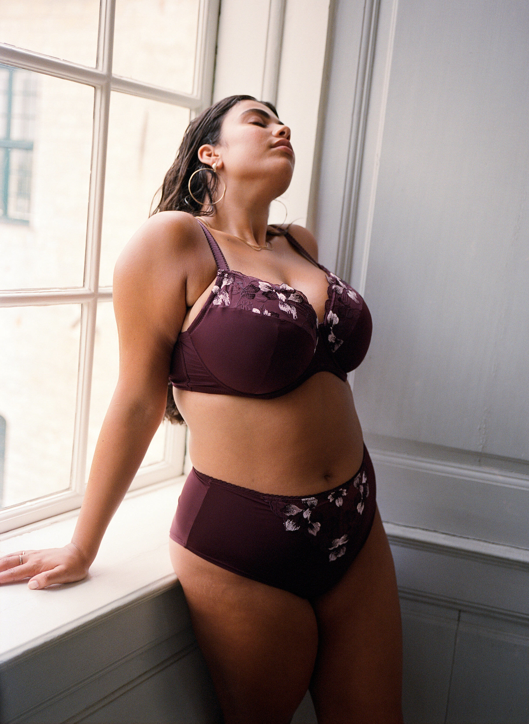 ZizziMicrofiber slip met bloemenborduursel, Donker Bordeaux, Image image number 0