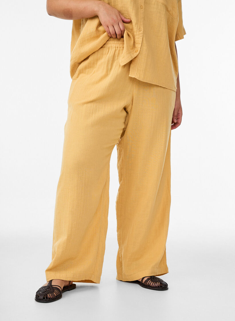 High-waist katoenen mousseline broek met losse pijpen, Geel, Model image number 2