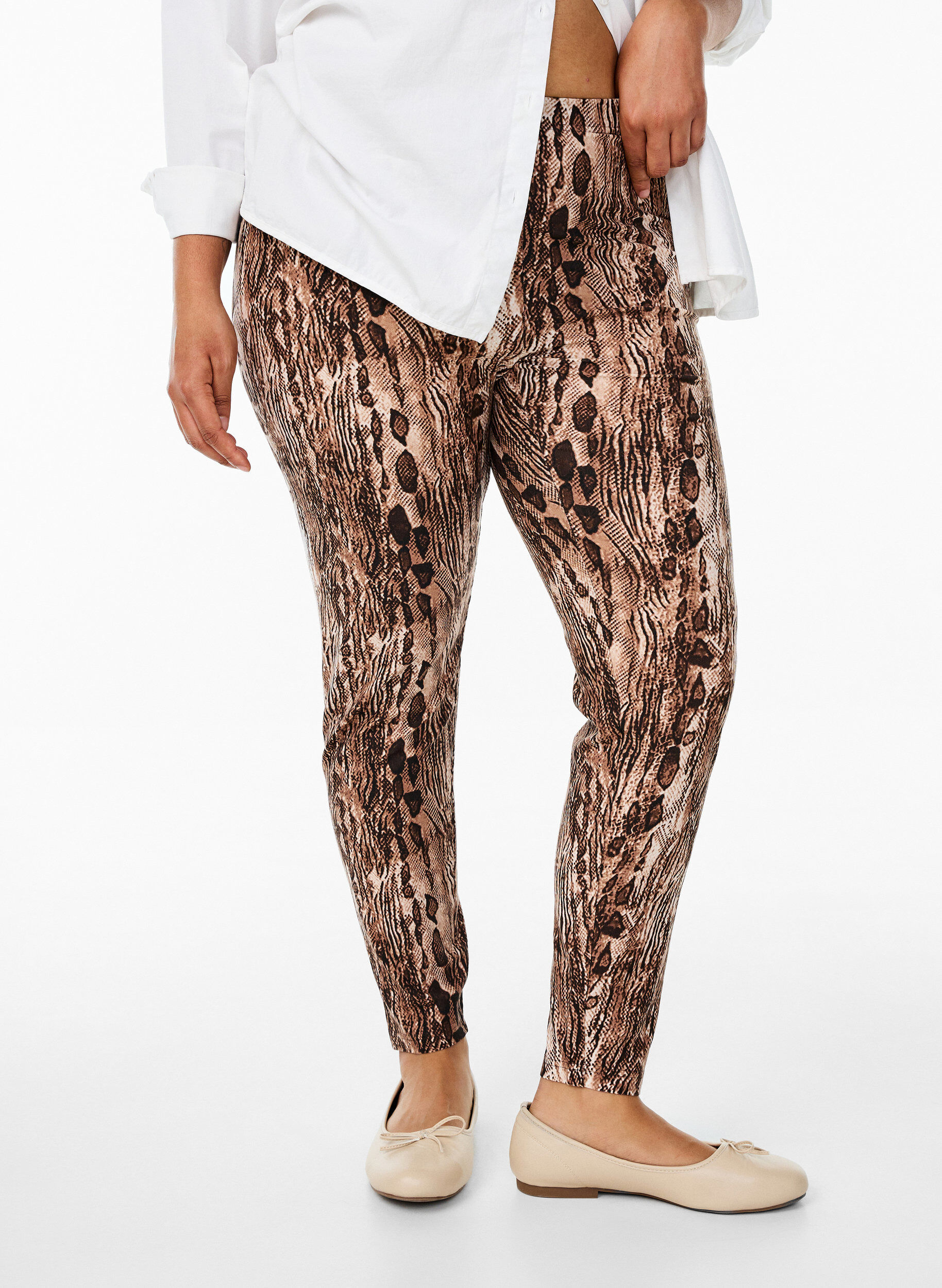 Viscose leggings met print, Bruin, Model