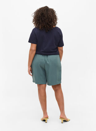 Losse viscose shorts, Balsam Green, Model image number 0
