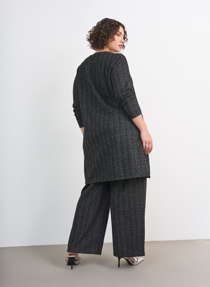 Robe courte boucl&eacute;e avec fils paillet&eacute;s, Noir, Model image number 4