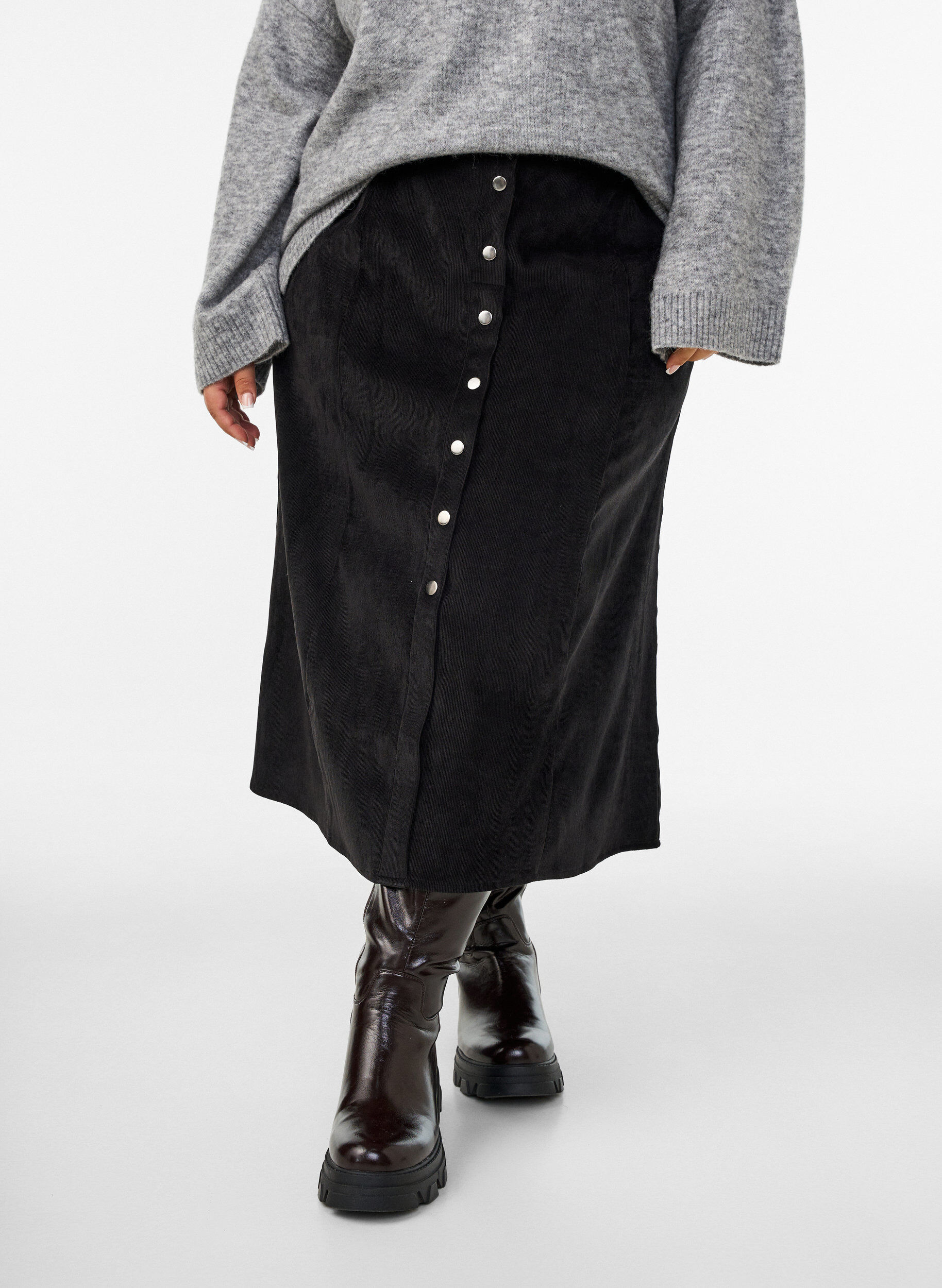 ZizziA-lijn corduroy rok met knopen, Zwart, Model image number 3